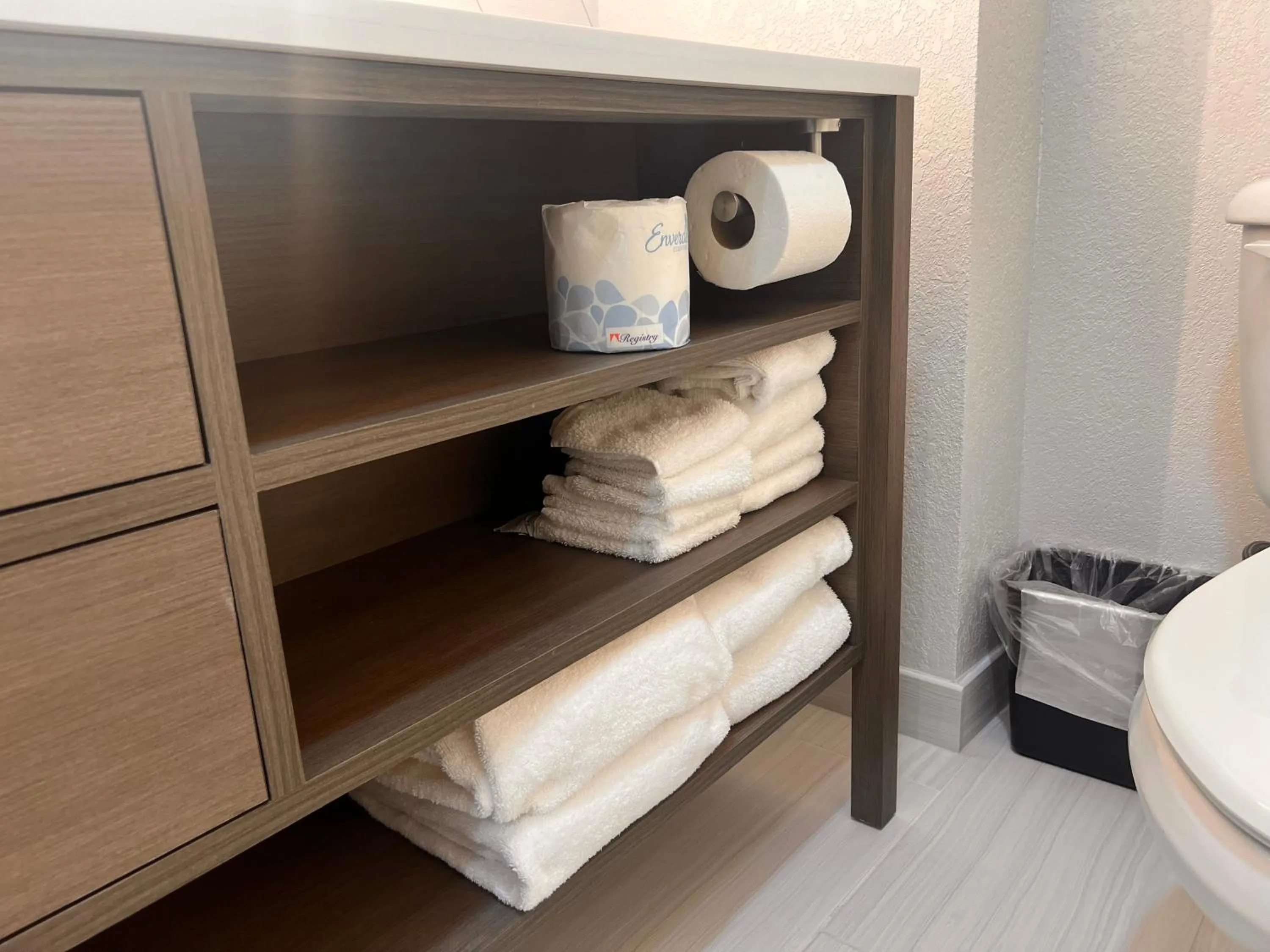 towels, Bed in Comfort Suites Louisville Airport