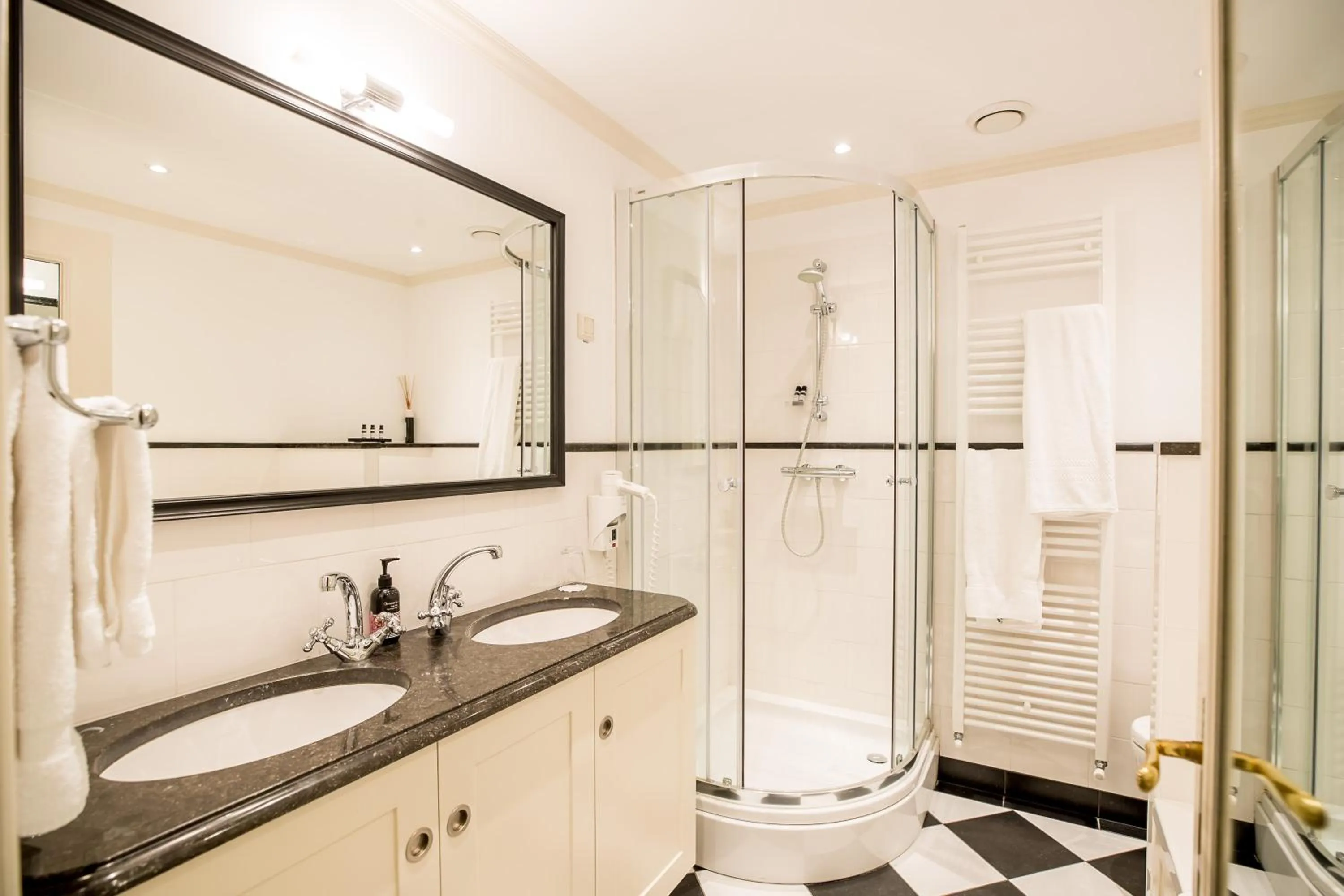 Bathroom in Kasteel de Wittenburg