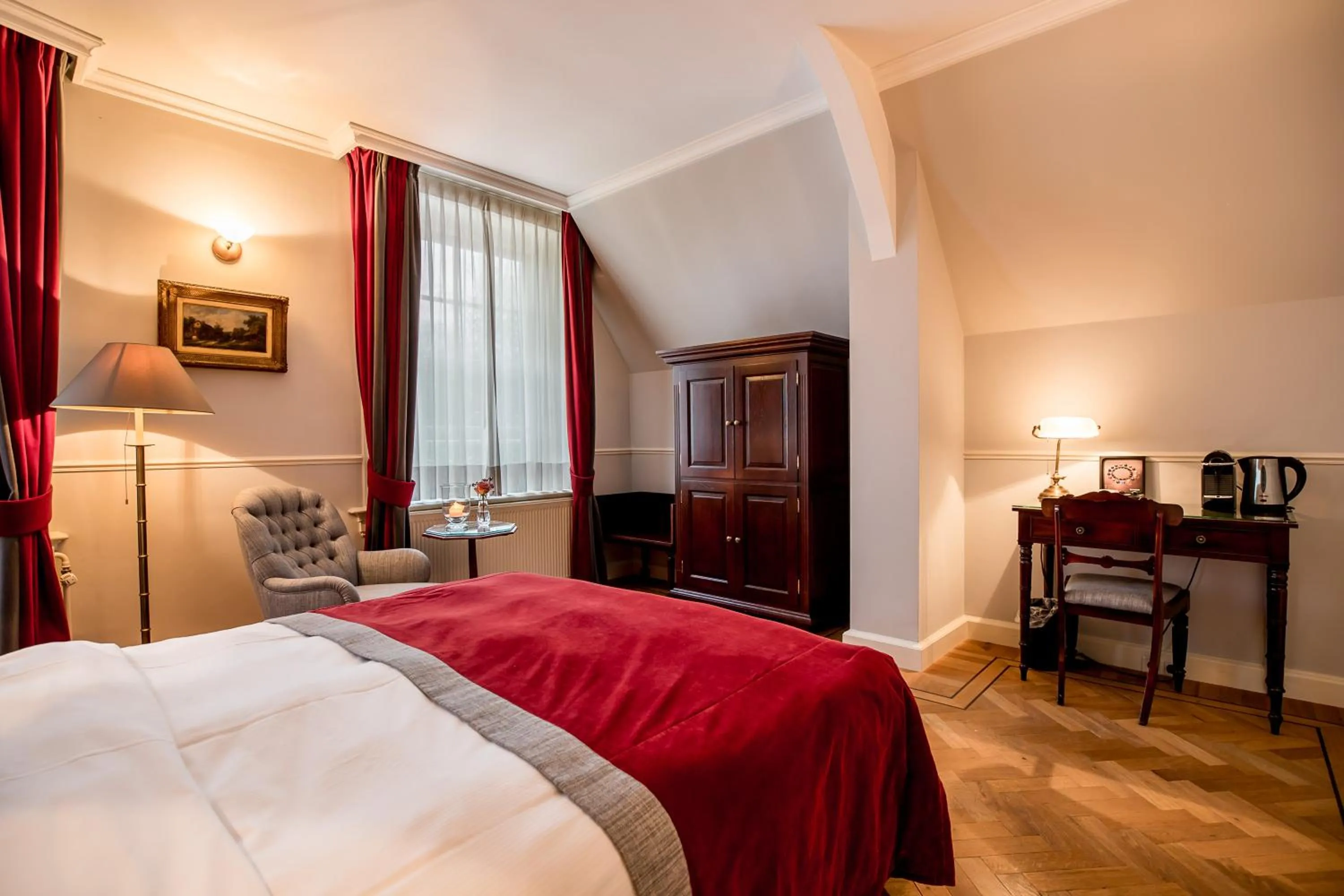 Bedroom, Bed in Kasteel de Wittenburg