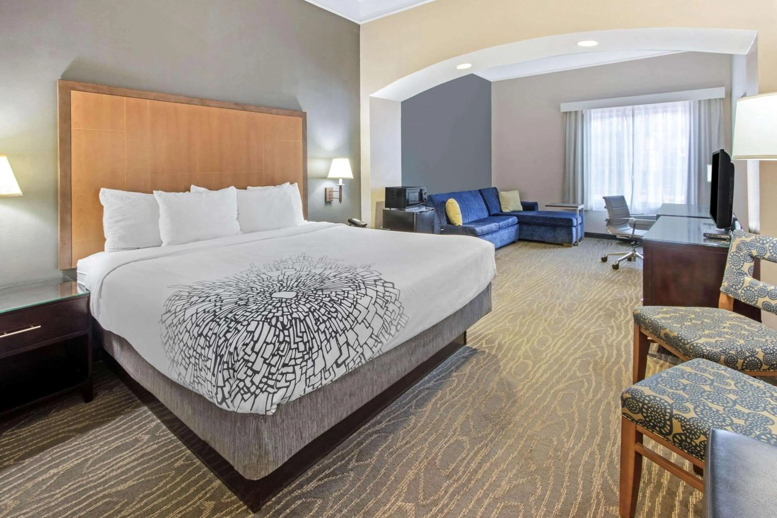 Photo of the whole room, Bed in La Quinta by Wyndham Ruidoso Downs