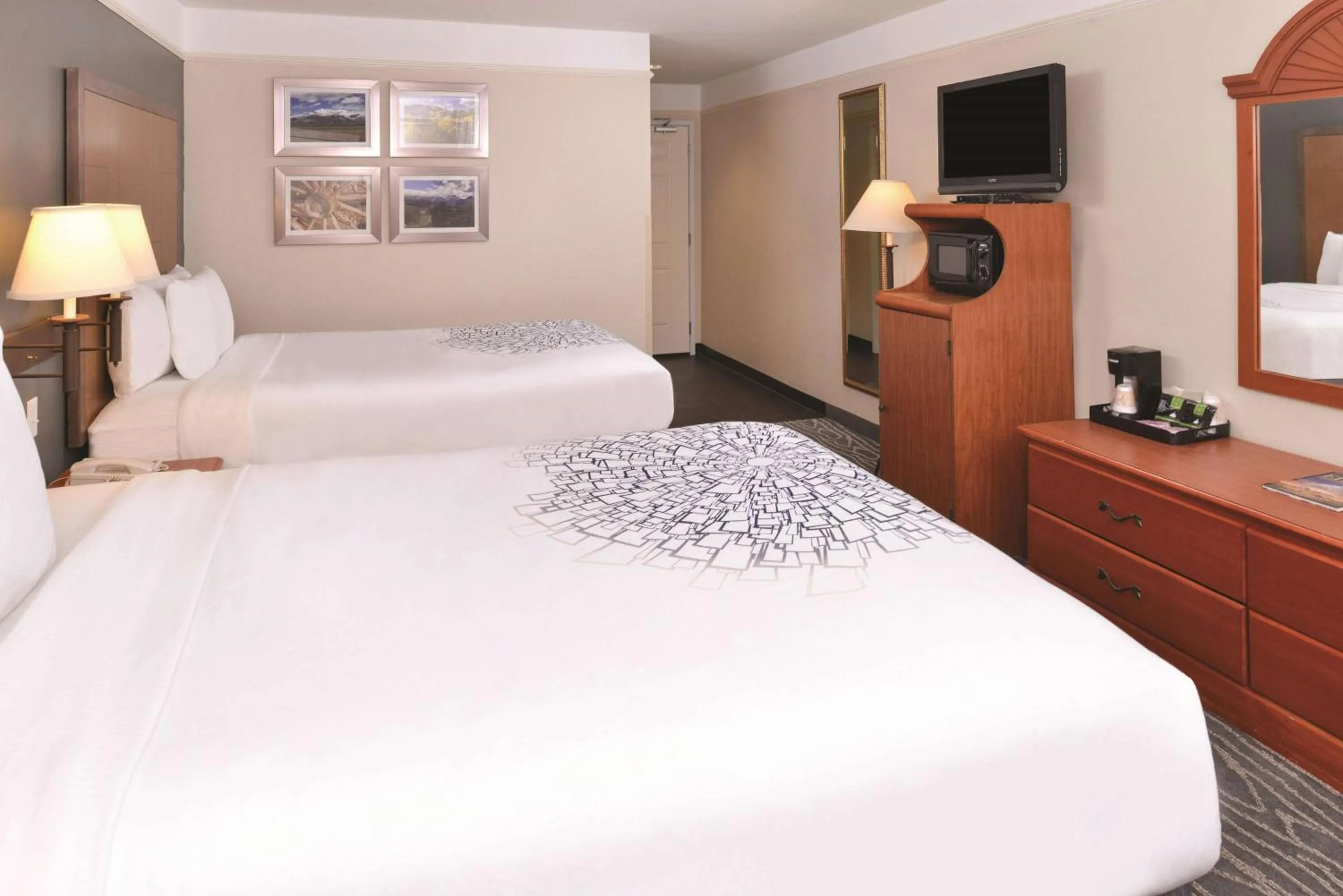 Photo of the whole room, Bed in La Quinta by Wyndham Ruidoso Downs