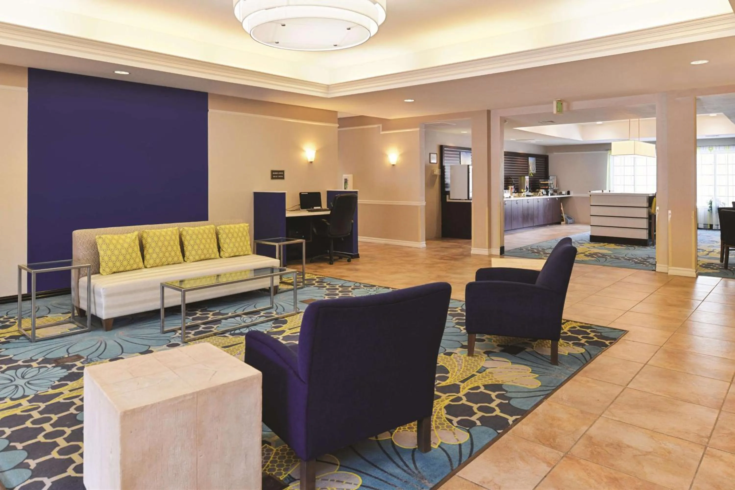 Lobby or reception in La Quinta by Wyndham Ruidoso Downs