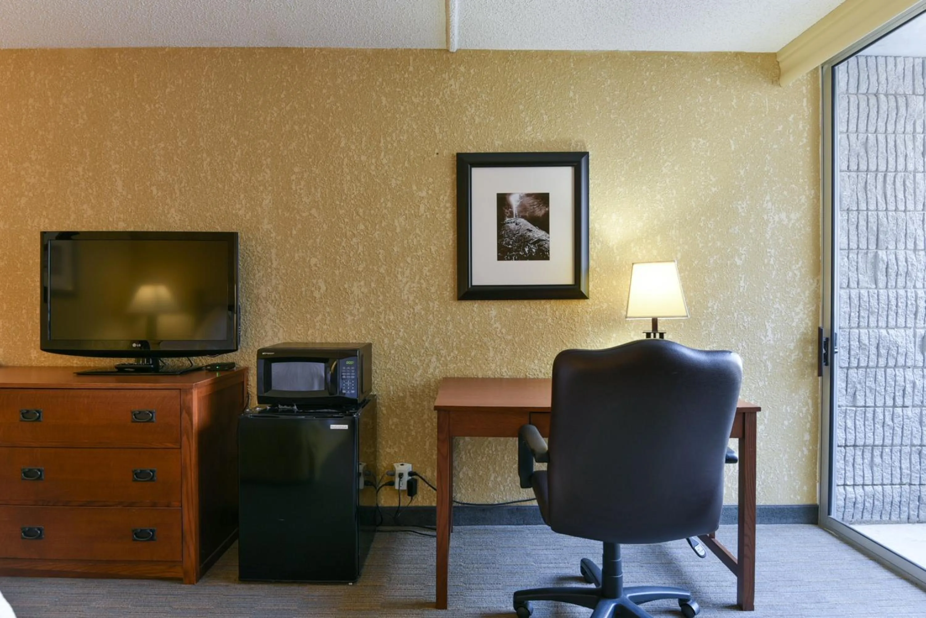 TV and multimedia in Best Western Branson Inn and Conference Center