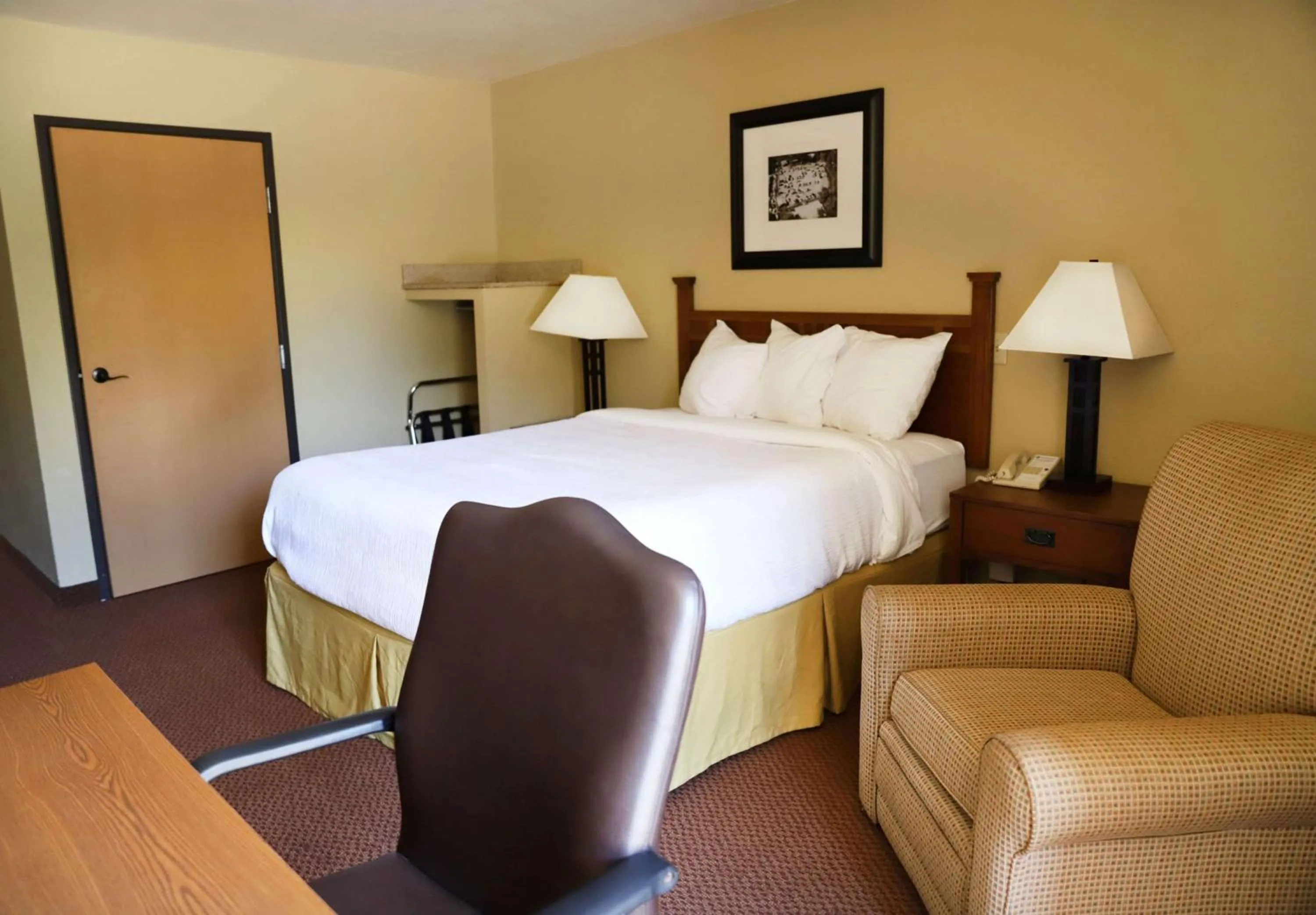 Bedroom, Bed in Best Western Branson Inn and Conference Center