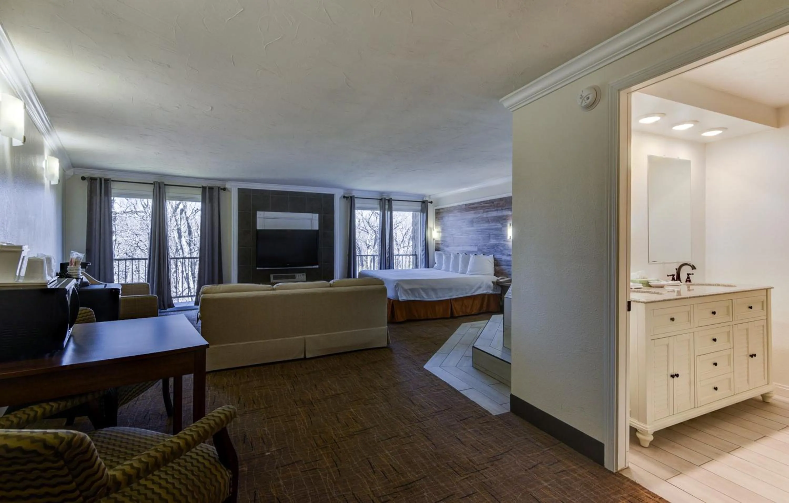 Living room in Best Western Branson Inn and Conference Center