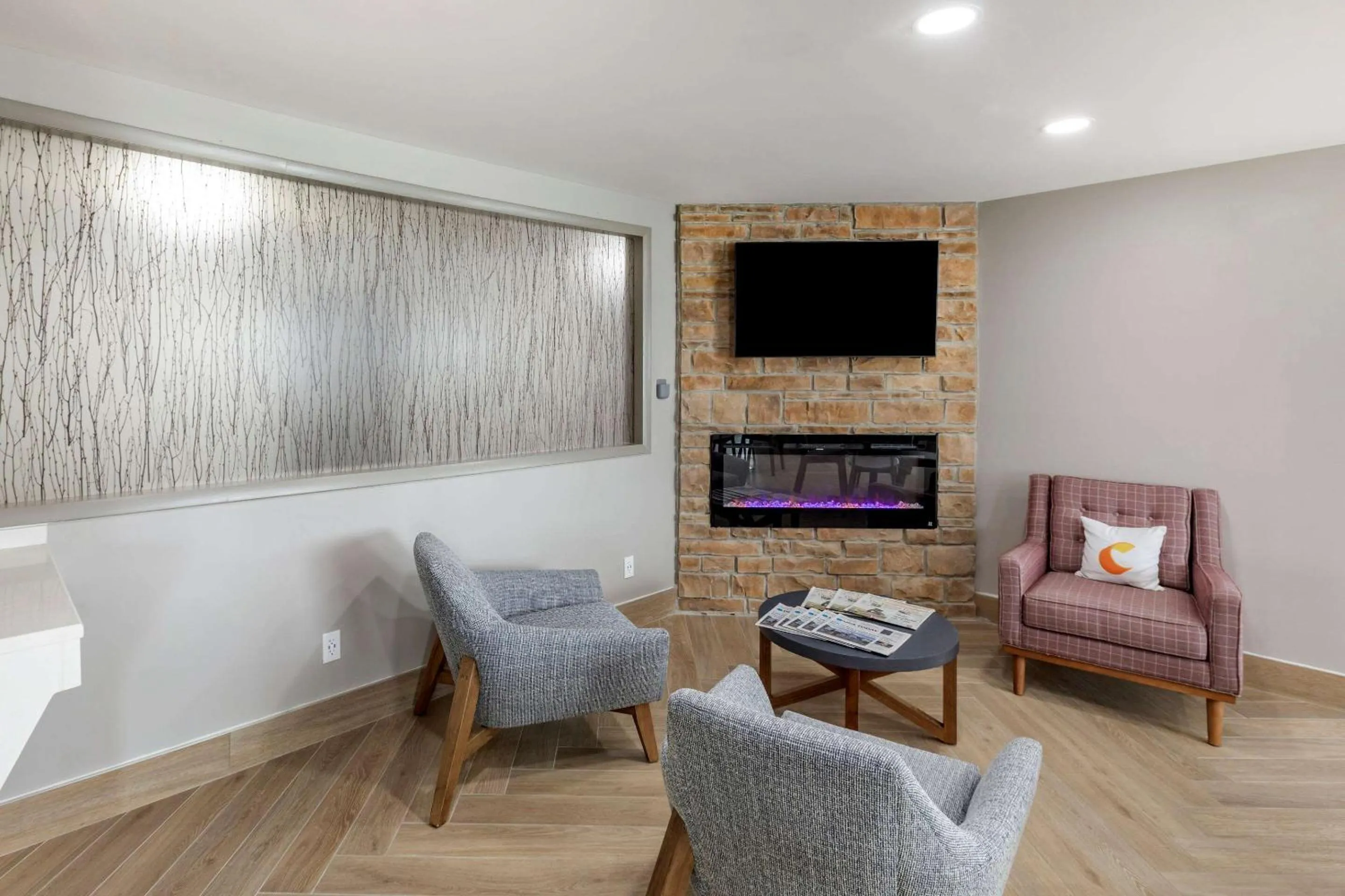 Lobby or reception in Comfort Inn Mount Pleasant - Racine