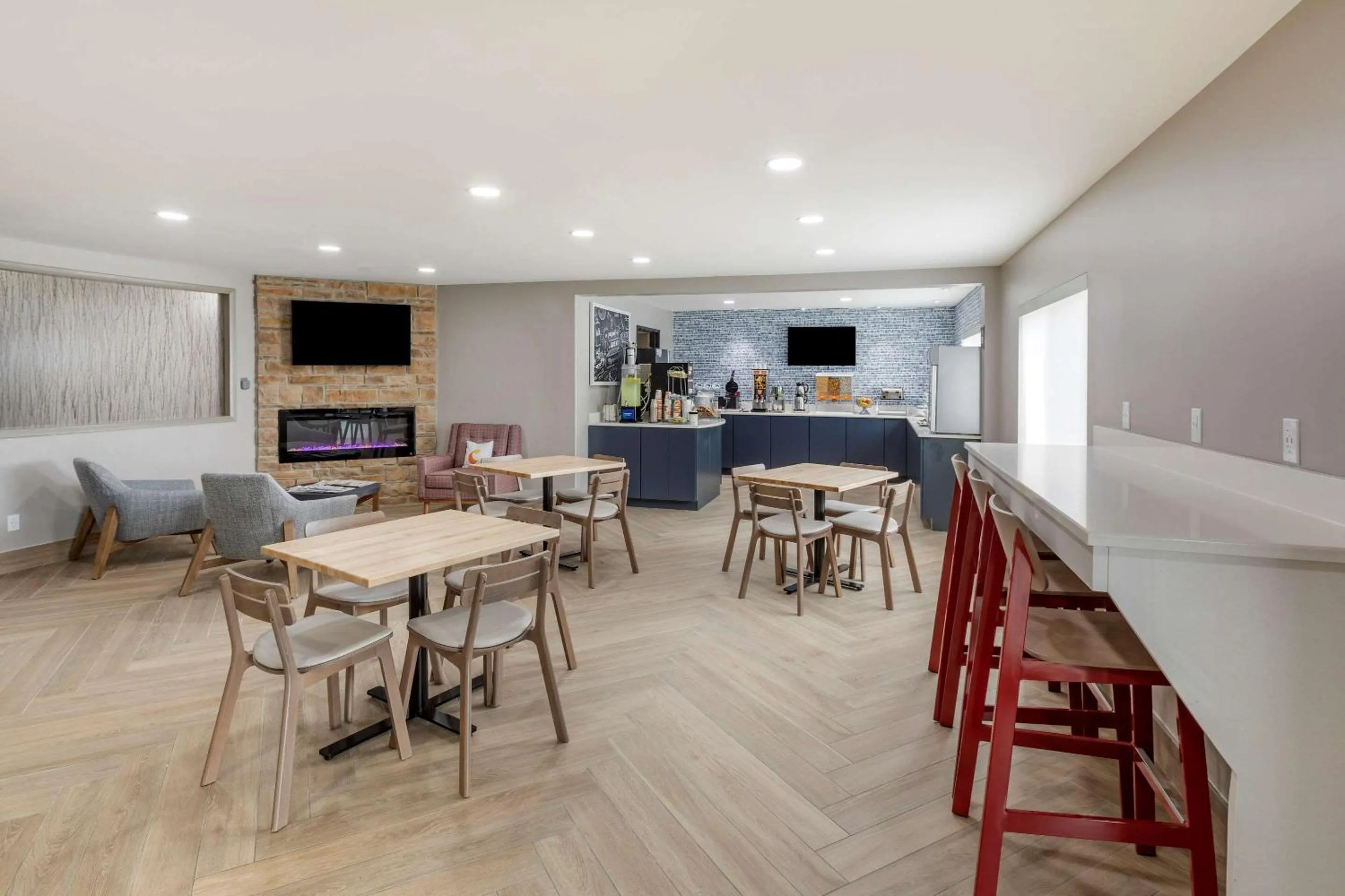 Breakfast in Comfort Inn Mount Pleasant - Racine