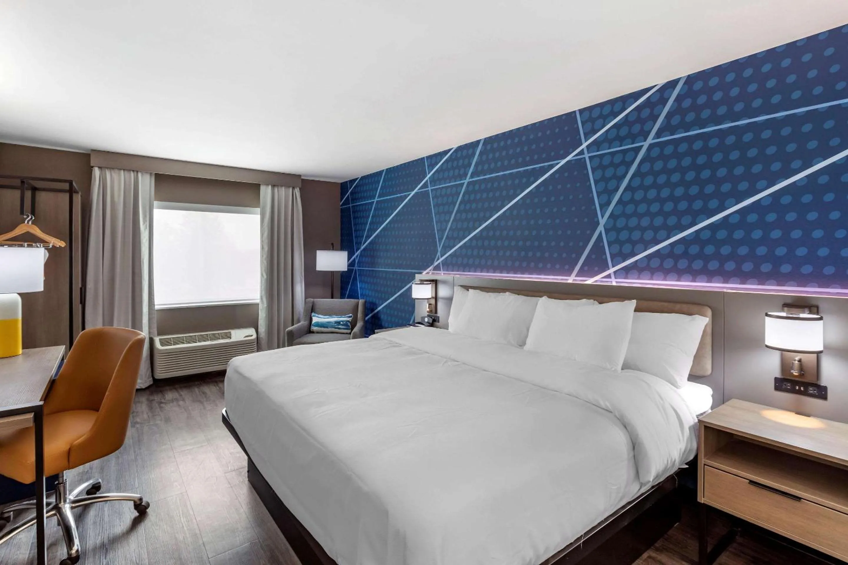 Bed in Comfort Inn Mount Pleasant - Racine