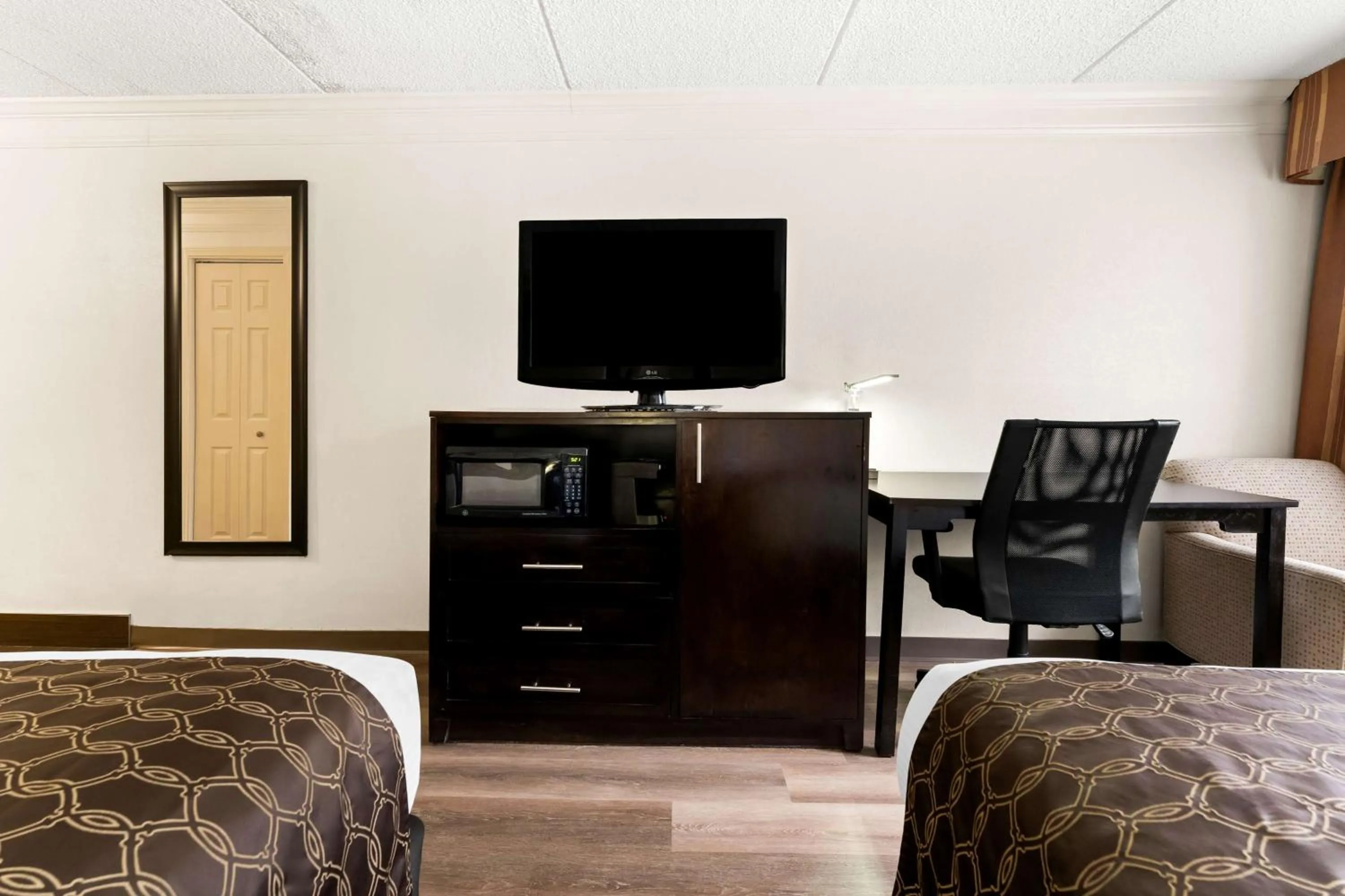 Bedroom in Best Western Riverside Inn