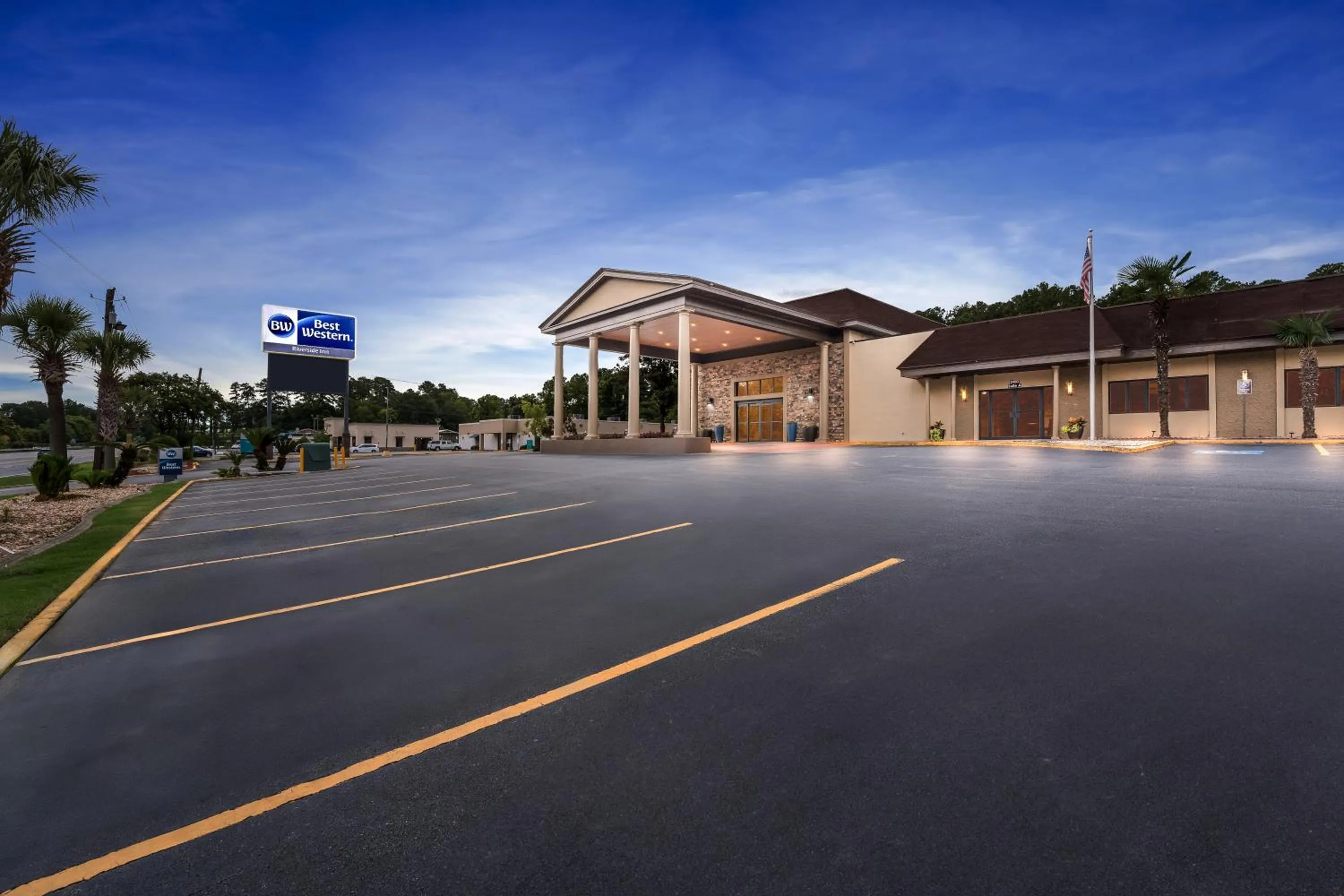 Property building in Best Western Riverside Inn