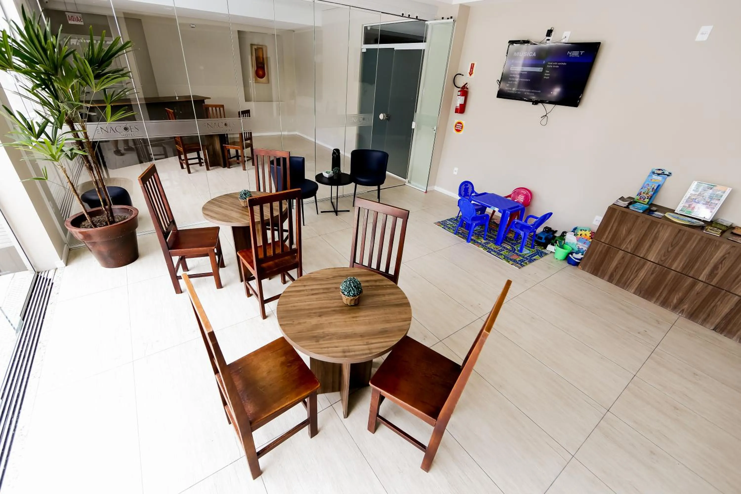 Seating area in Das Nações Hotel