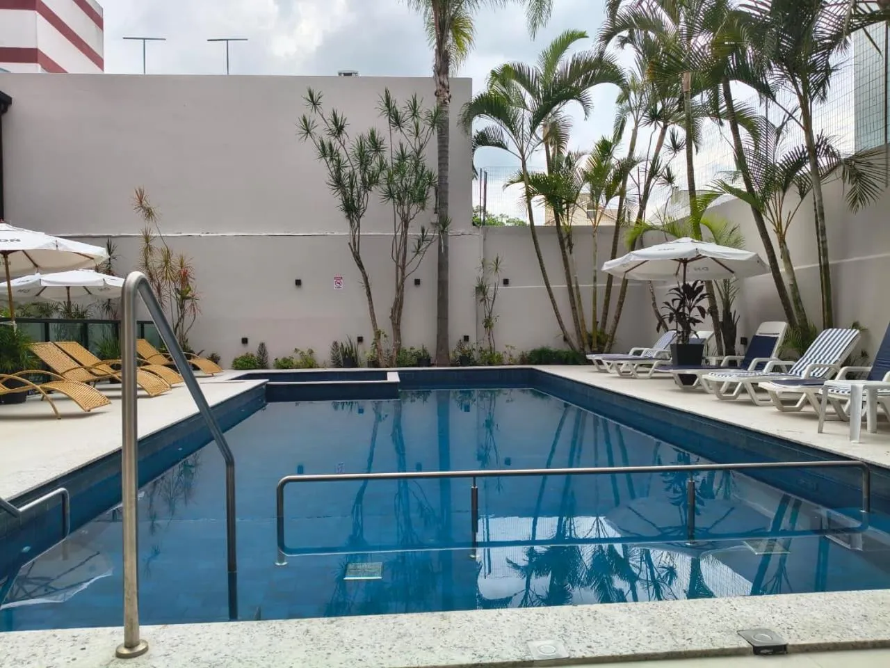 Swimming pool in Das Nações Hotel