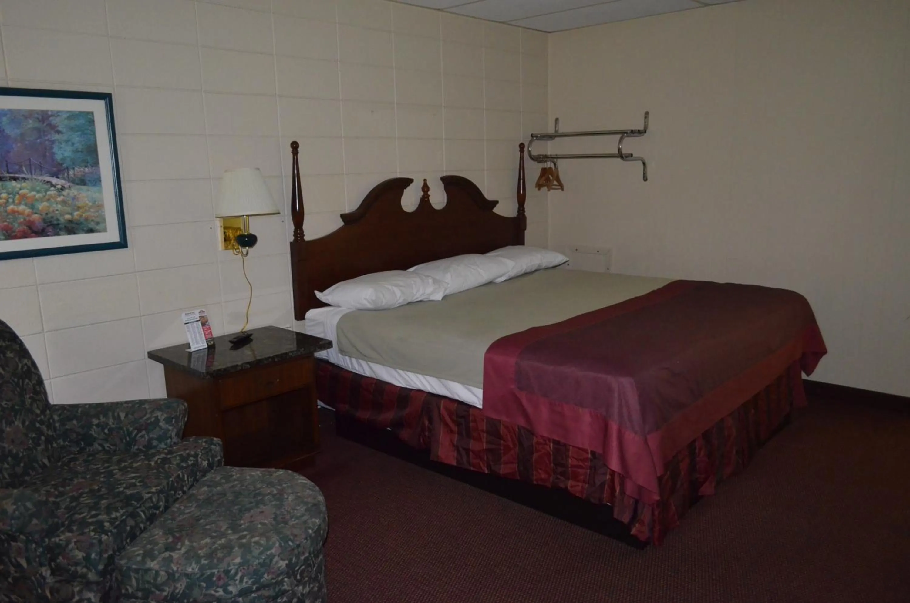 Bed in Grand Inn Fargo