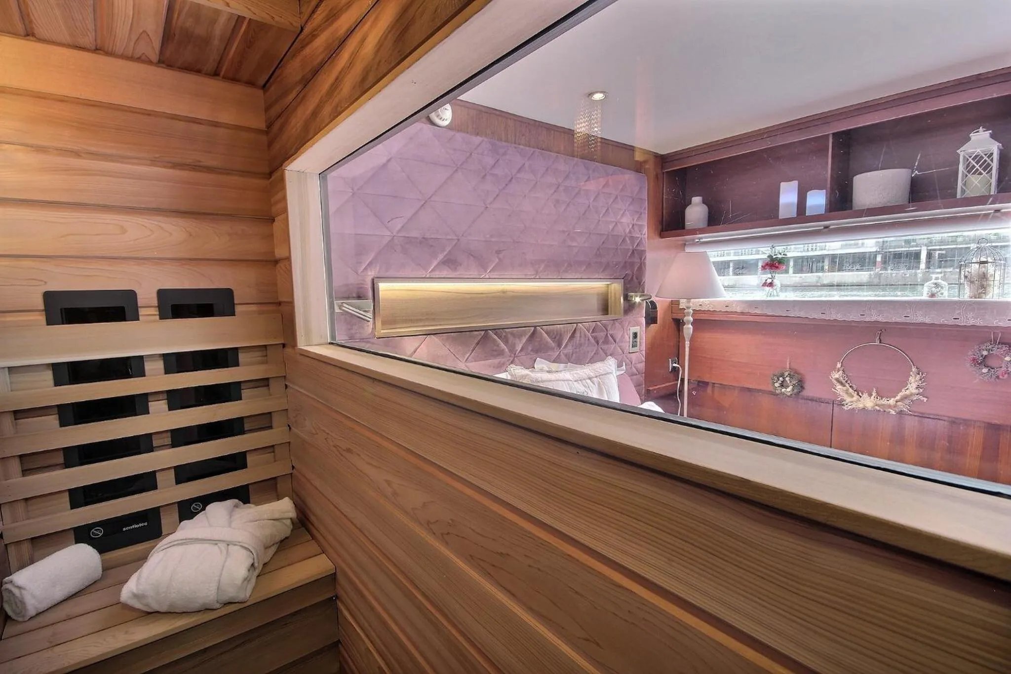 Sauna in VIP Paris Yacht Hôtel & Spa