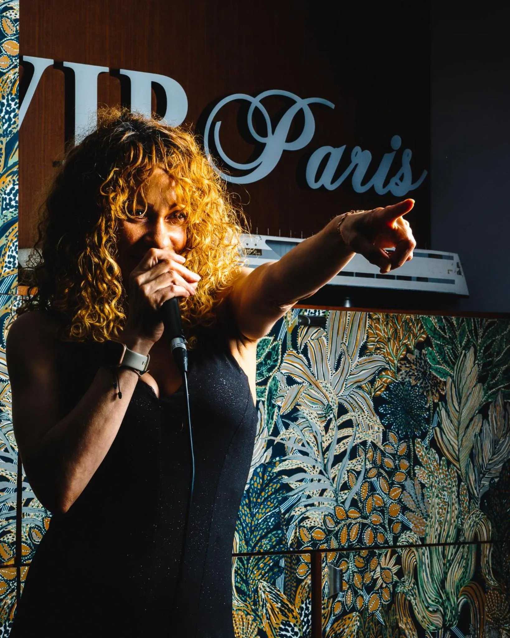 Entertainment in VIP Paris Yacht Hôtel & Spa