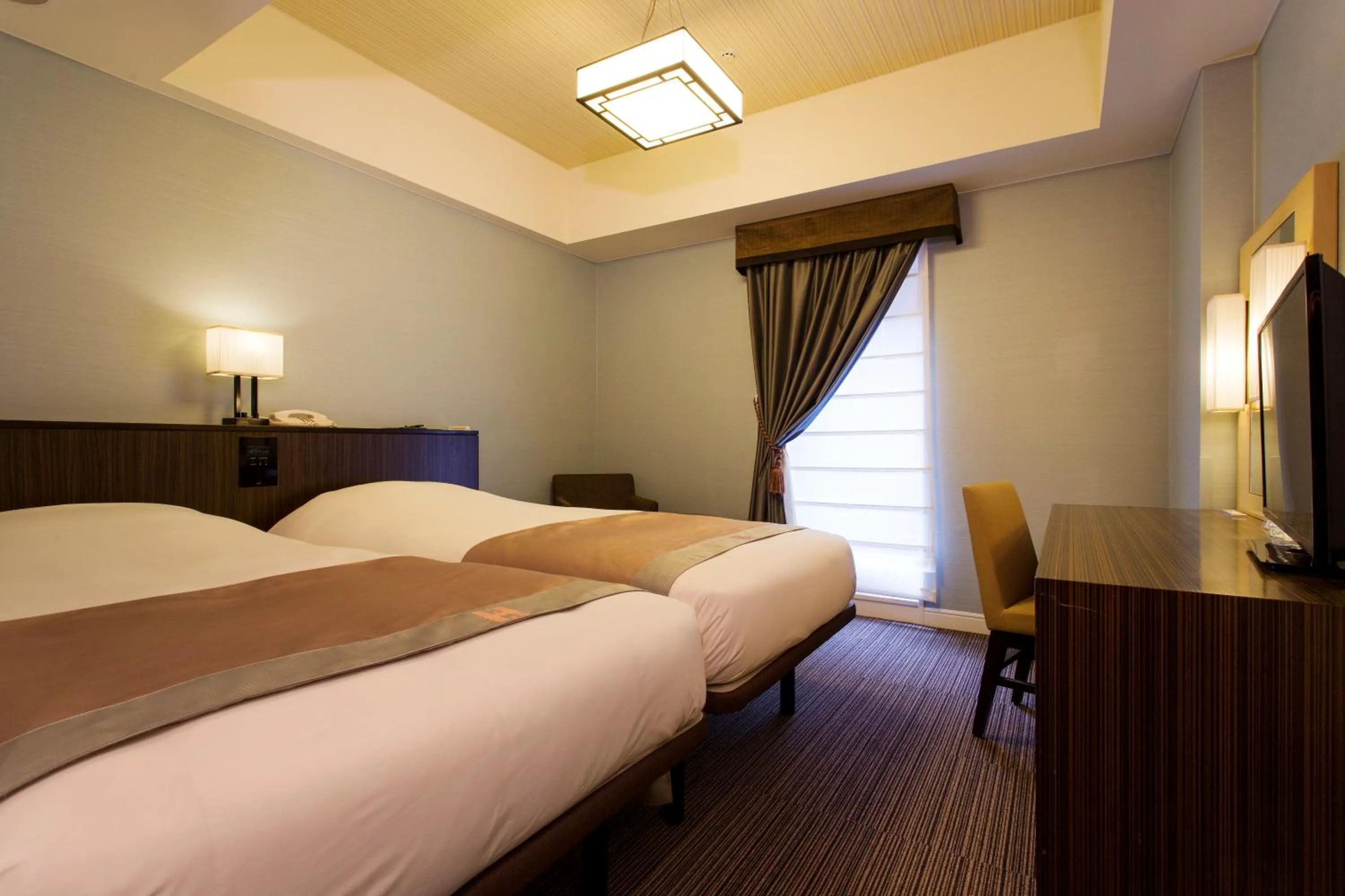 Photo of the whole room, Bed in Hotel Monterey Hanzomon