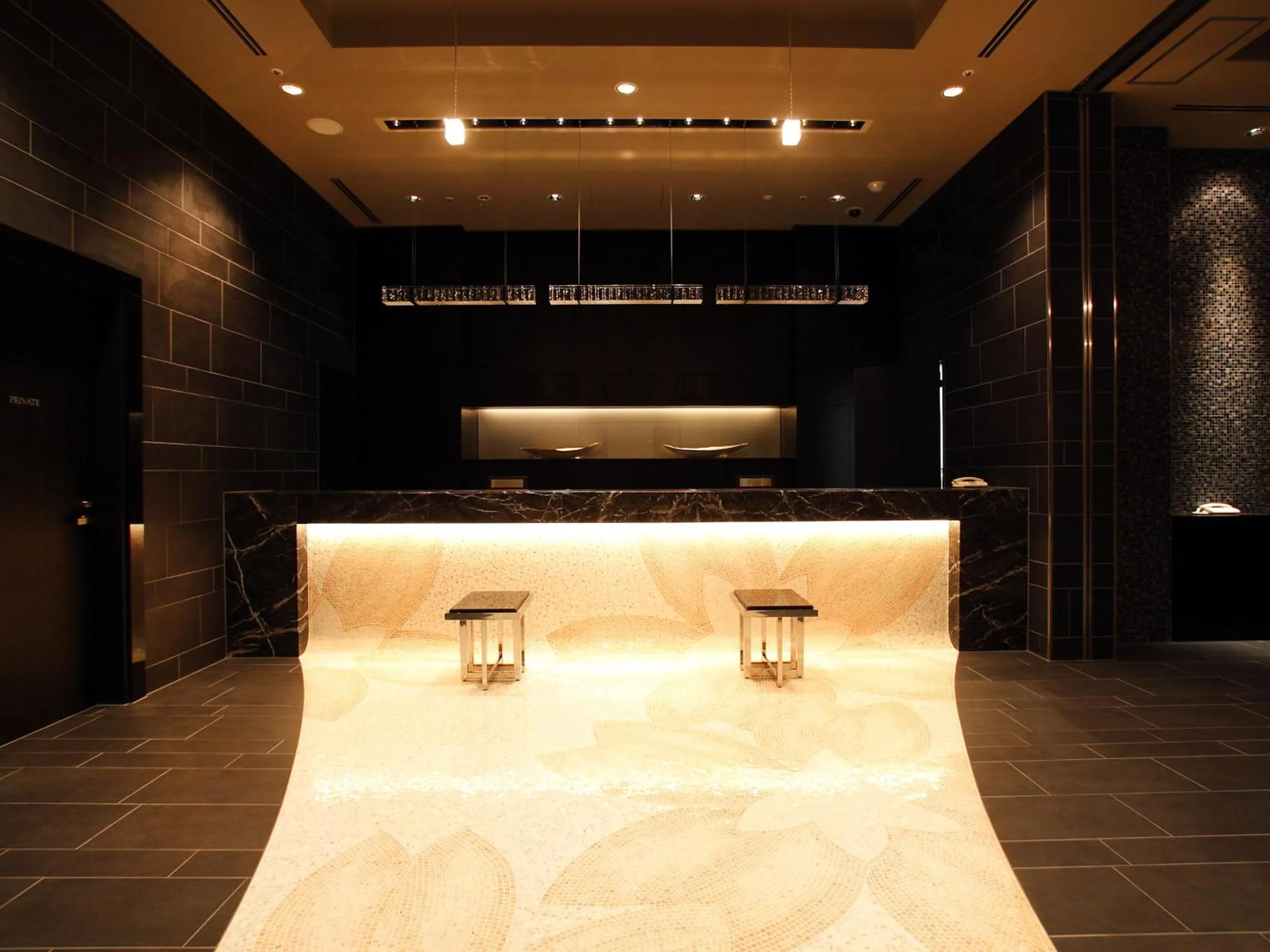 Lobby or reception, Bed in Hotel Monterey Hanzomon