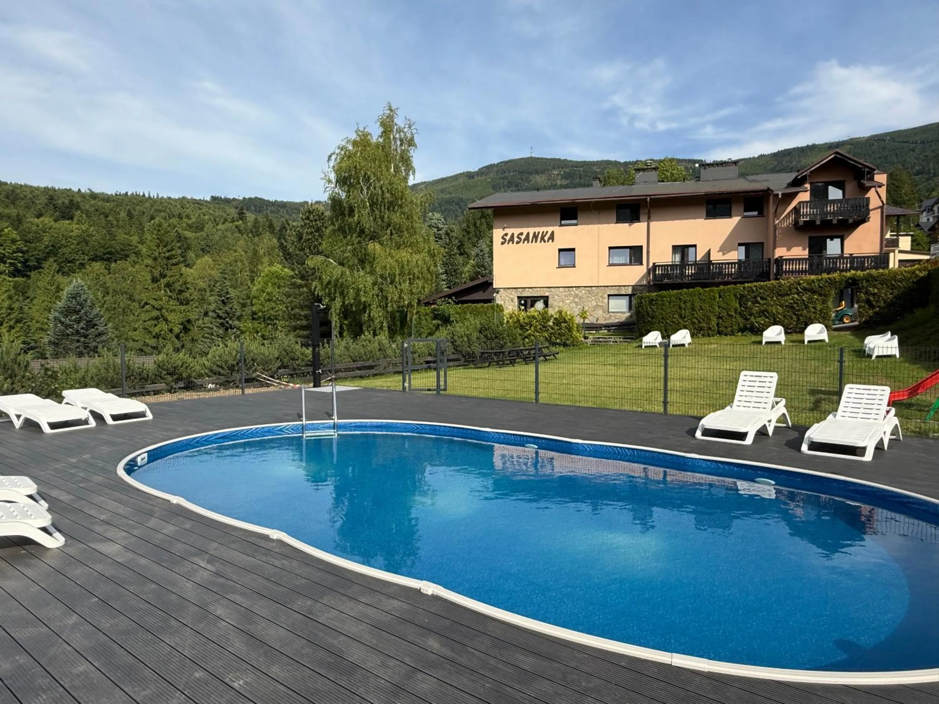 Property building in Sasanka przy Gondoli