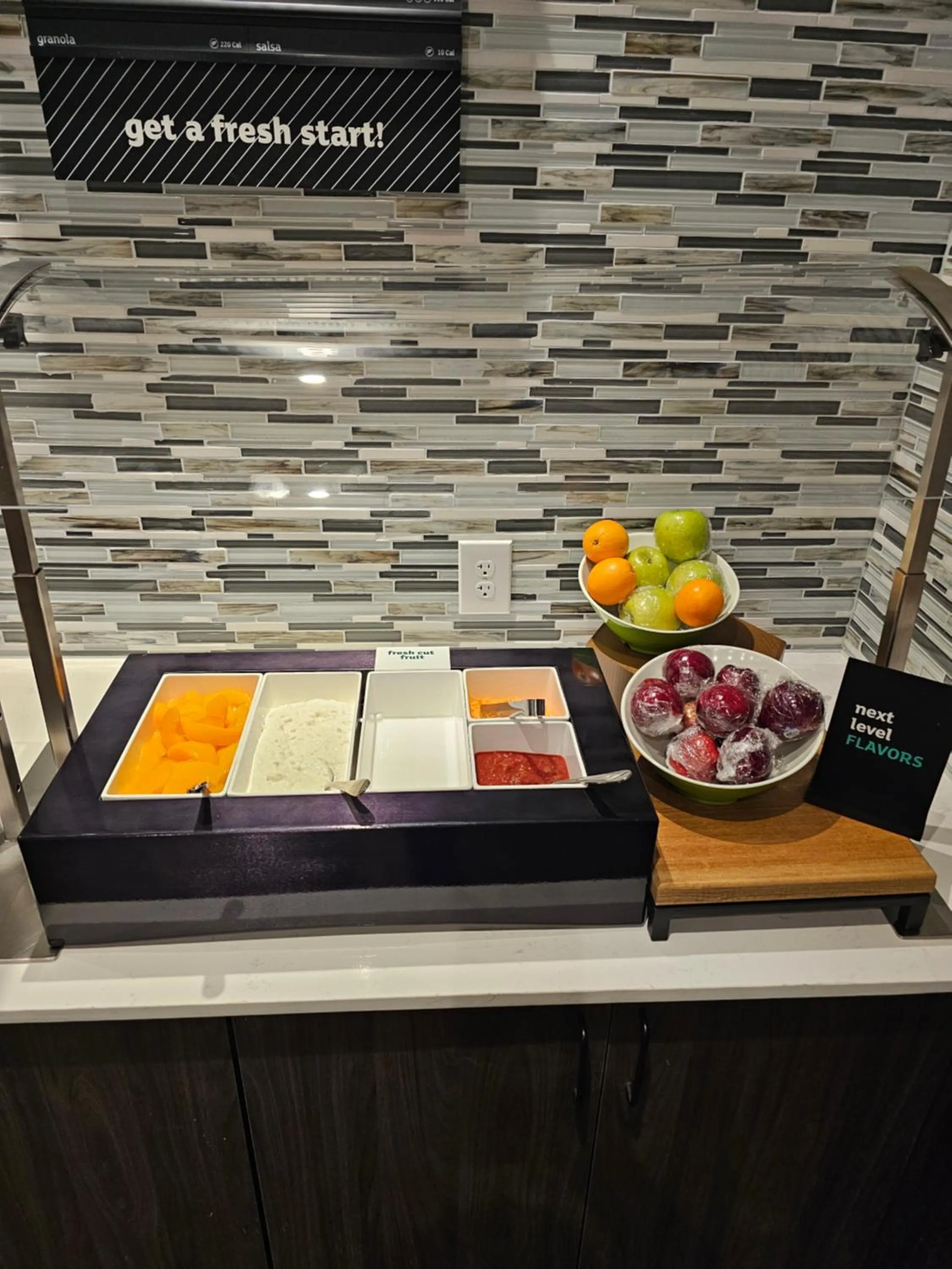 Restaurant/places to eat in Holiday Inn & Suites - Farmington Hills - Detroit NW by IHG