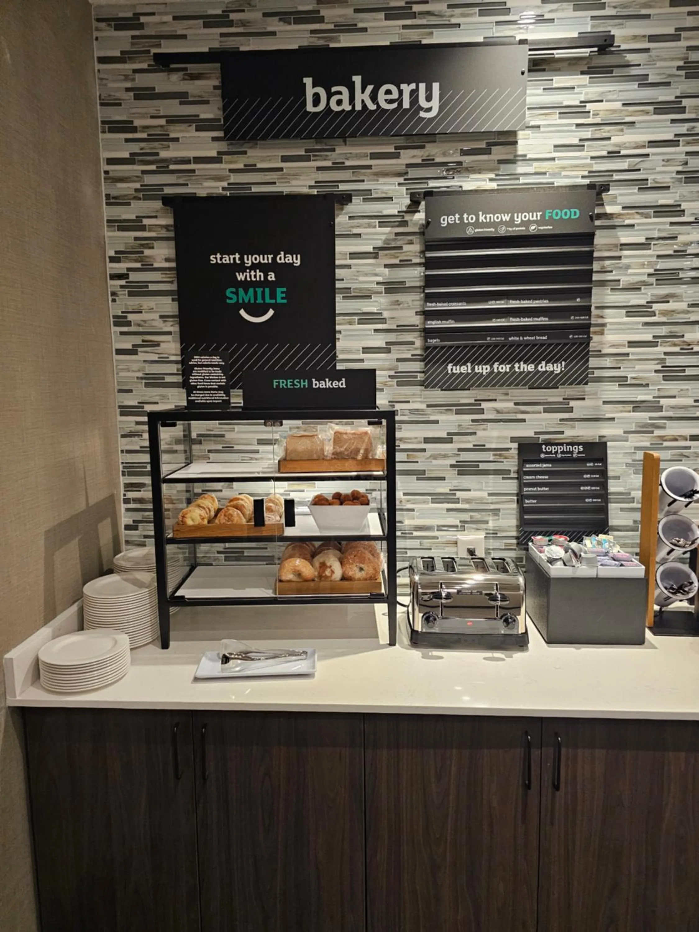 Restaurant/places to eat in Holiday Inn & Suites - Farmington Hills - Detroit NW by IHG