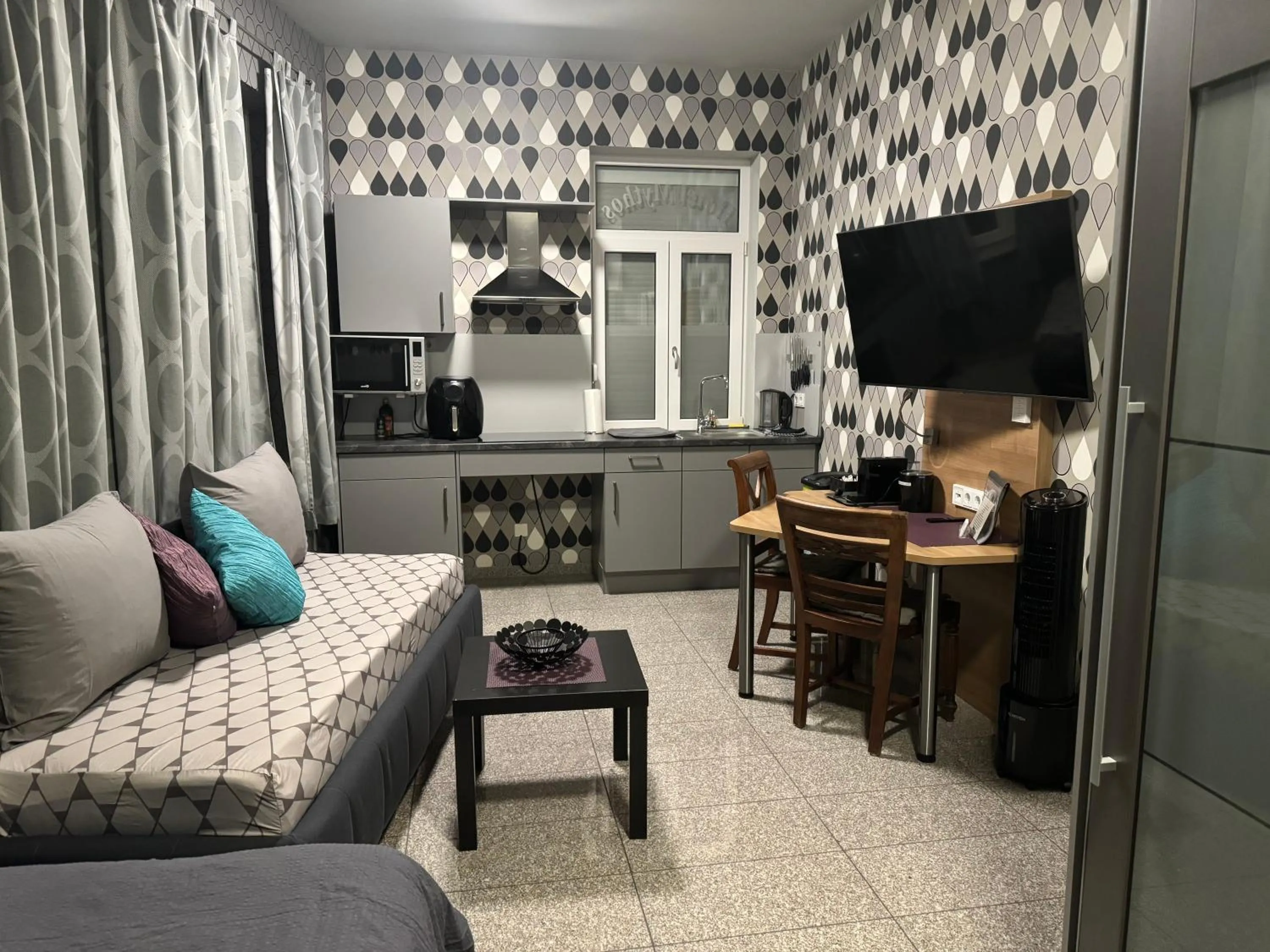 TV and multimedia in Hotel Mythos "rooms with kitchenette- apartments with kitchen"