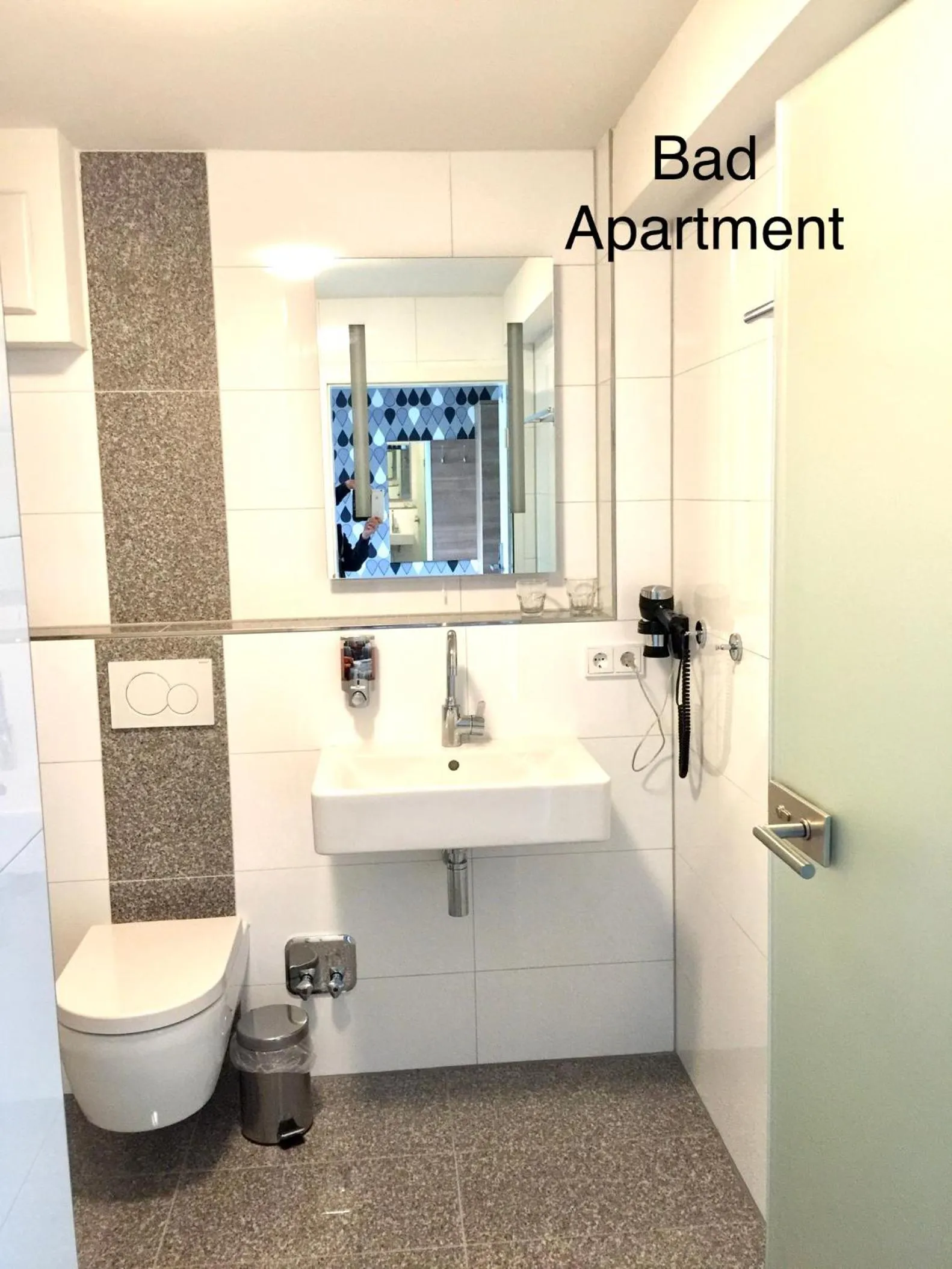 Toilet in Hotel Mythos "rooms with kitchenette- apartments with kitchen"