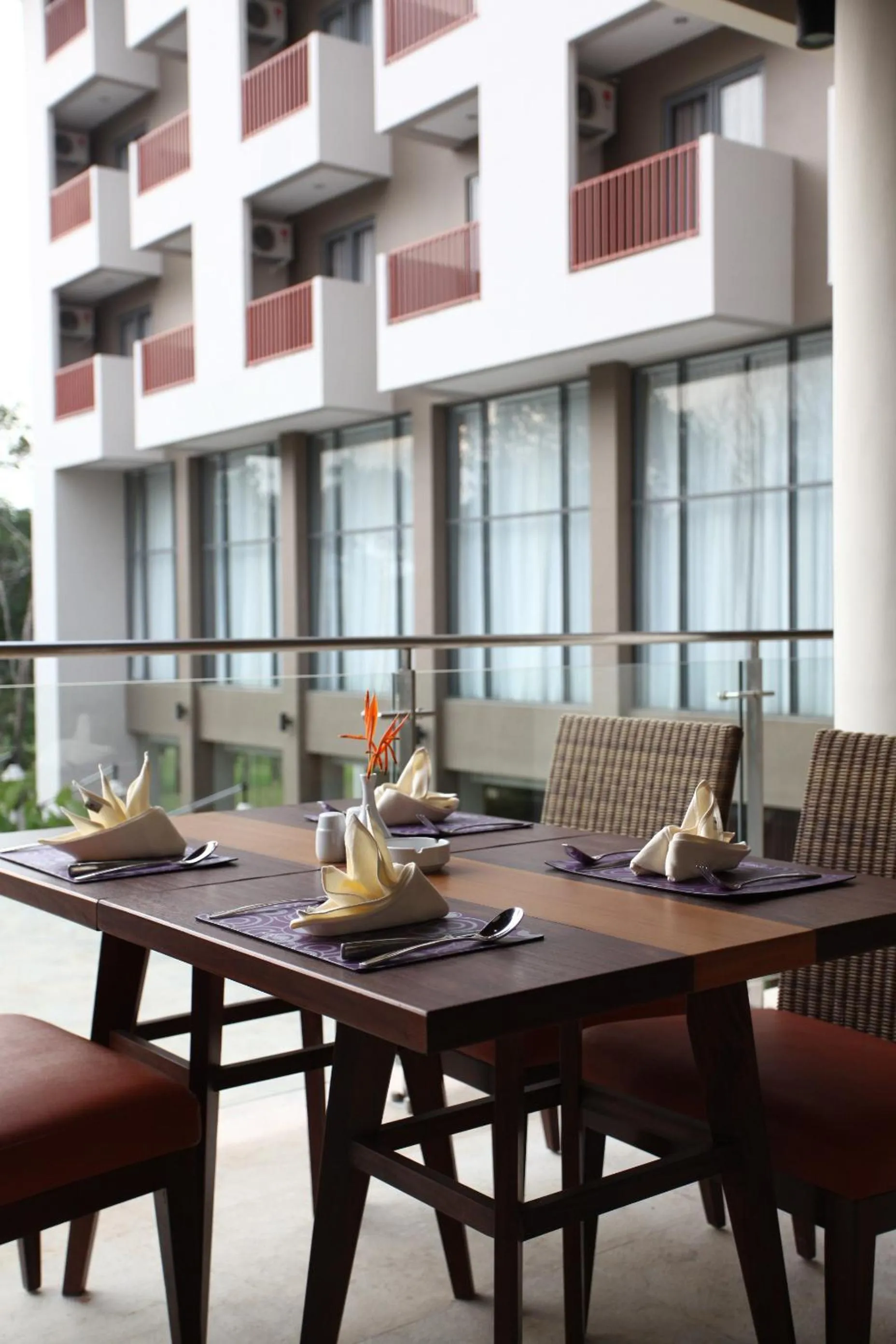 Restaurant/places to eat in Soll Marina Hotel & Conference Center Bangka