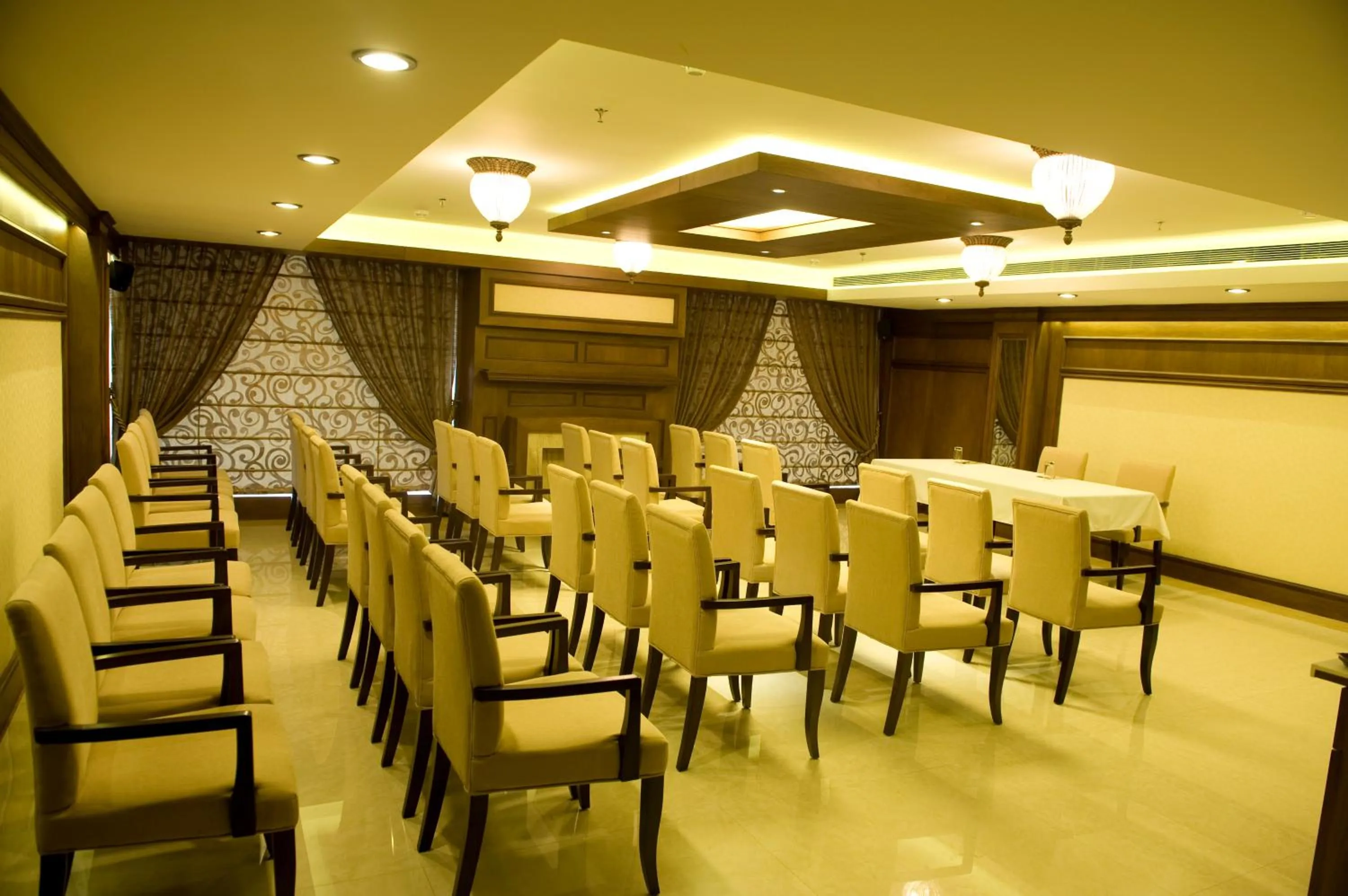 Business facilities in The Ocean Pearl