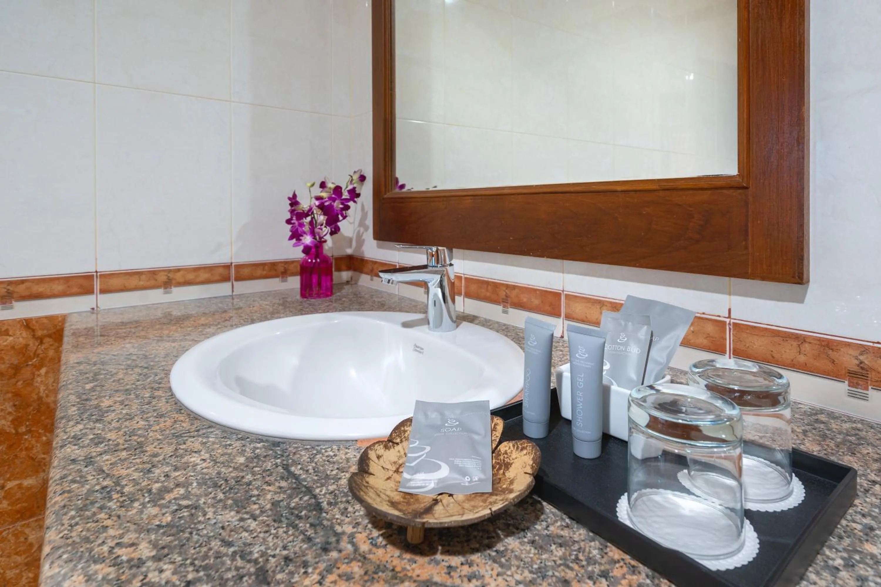 Bathroom in Memory Karon Resort