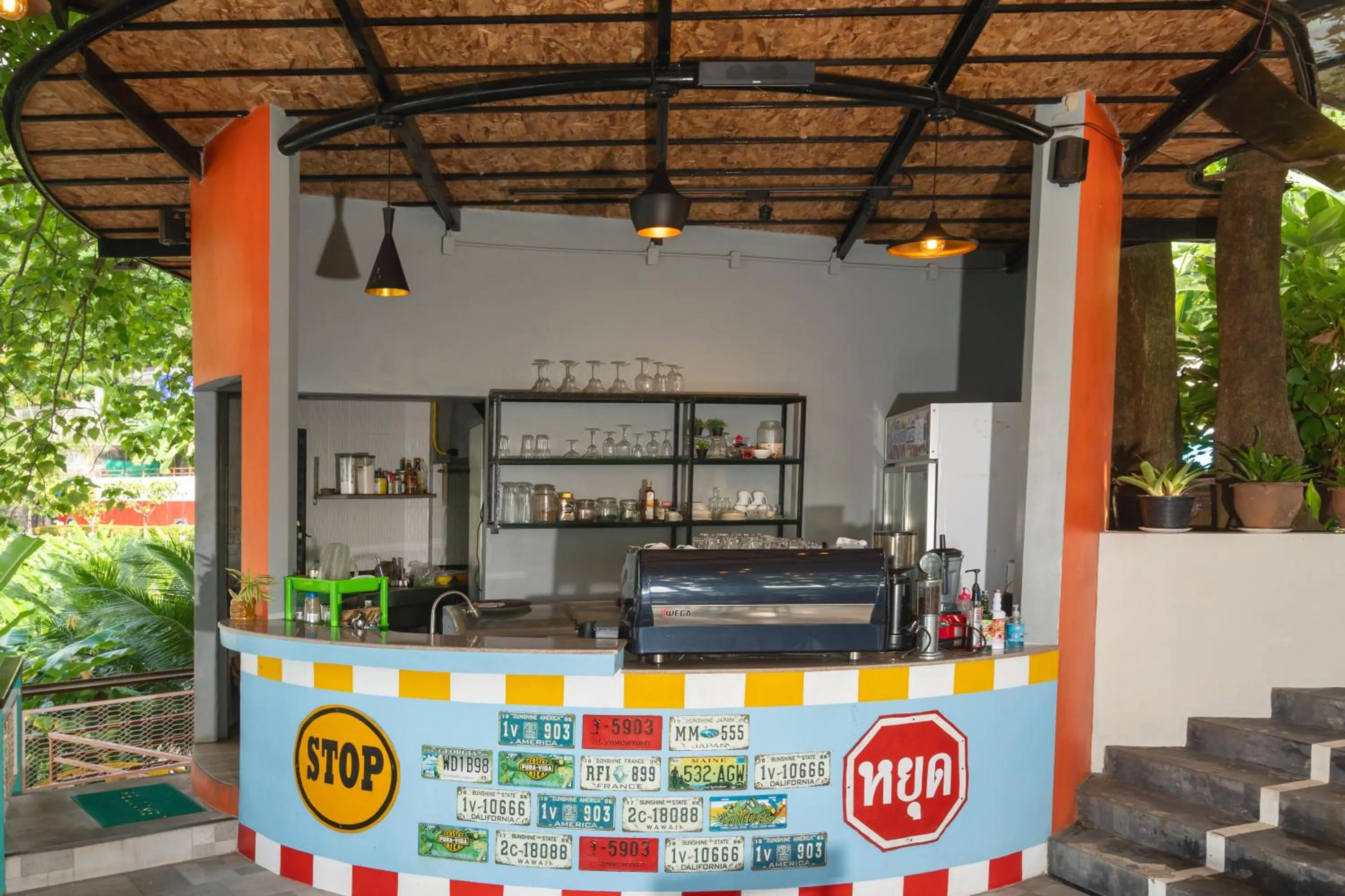 Restaurant/places to eat in Memory Karon Resort