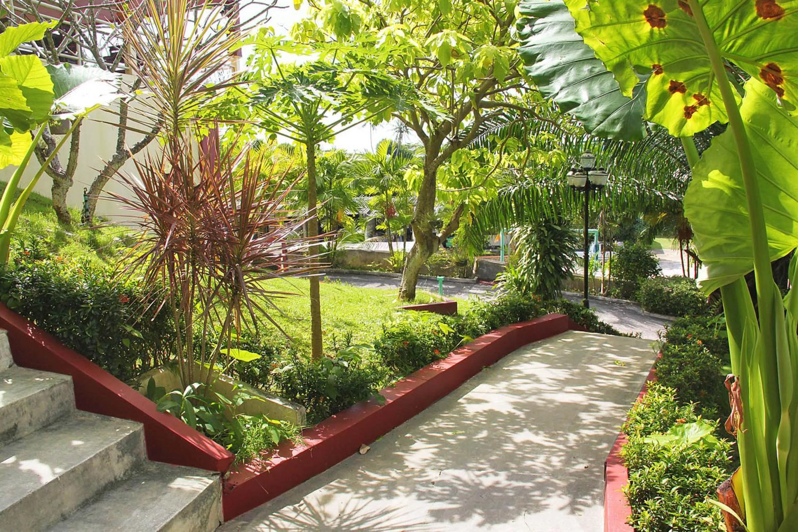 Garden in Memory Karon Resort