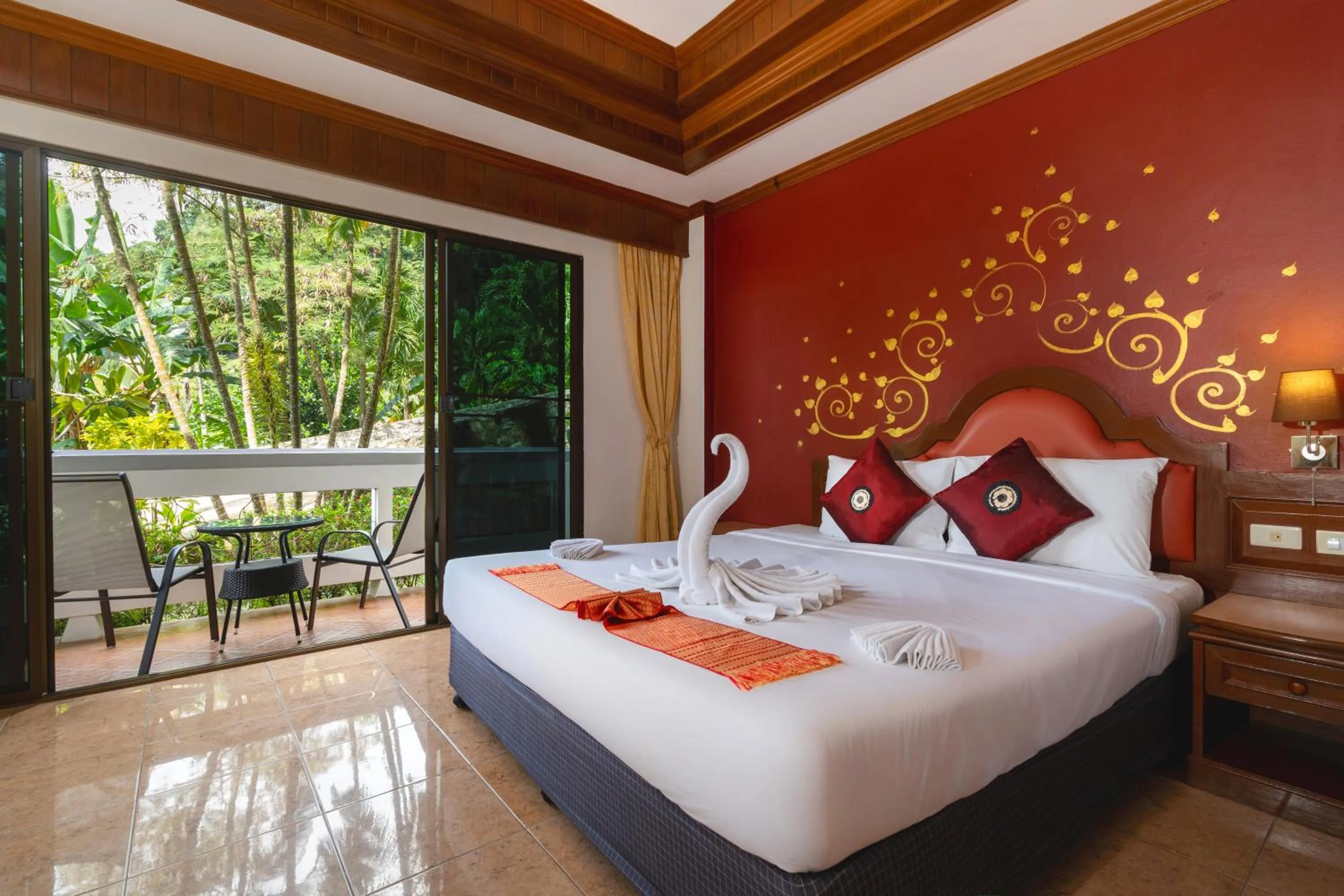 Bedroom, Bed in Memory Karon Resort