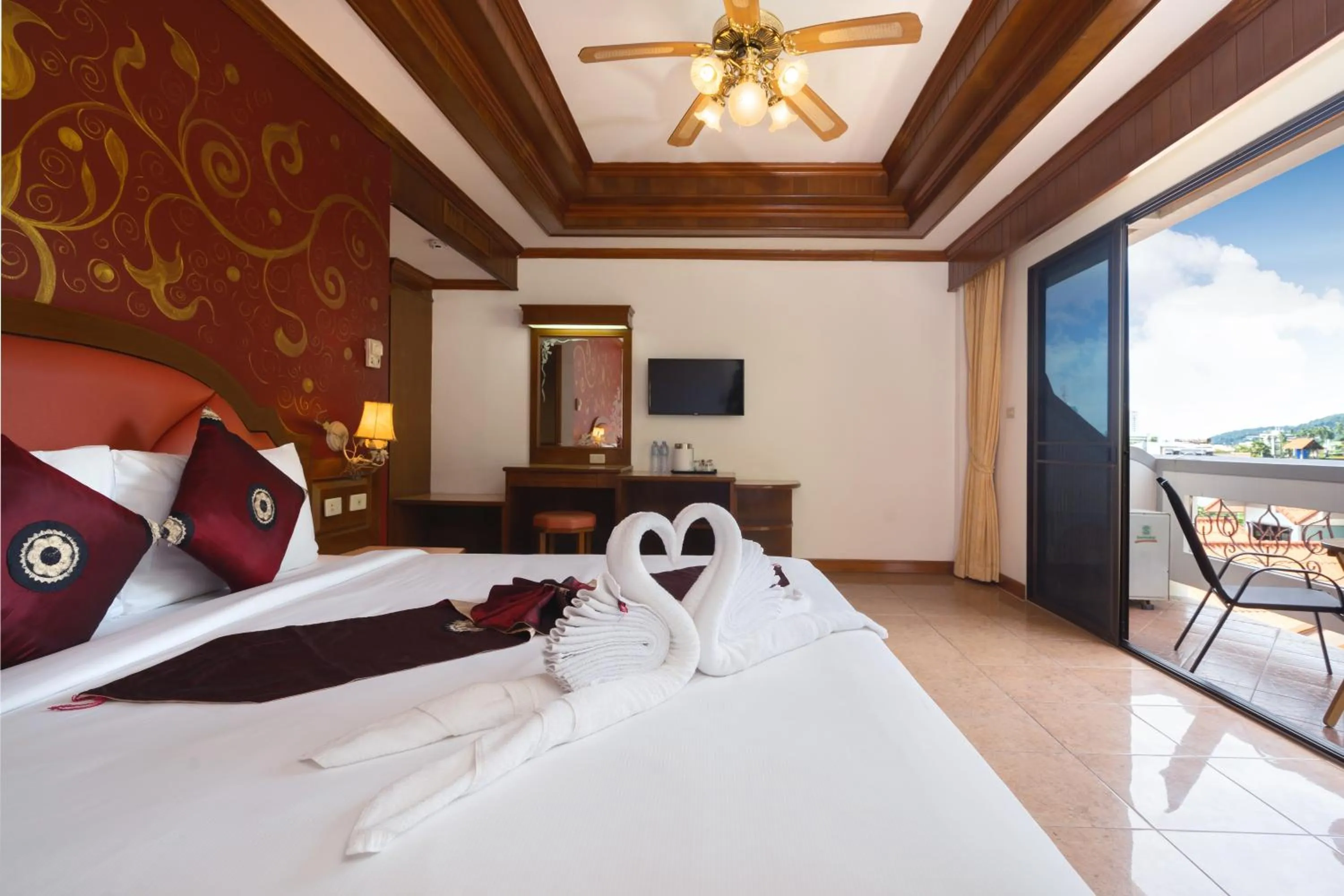 View (from property/room), Bed in Memory Karon Resort