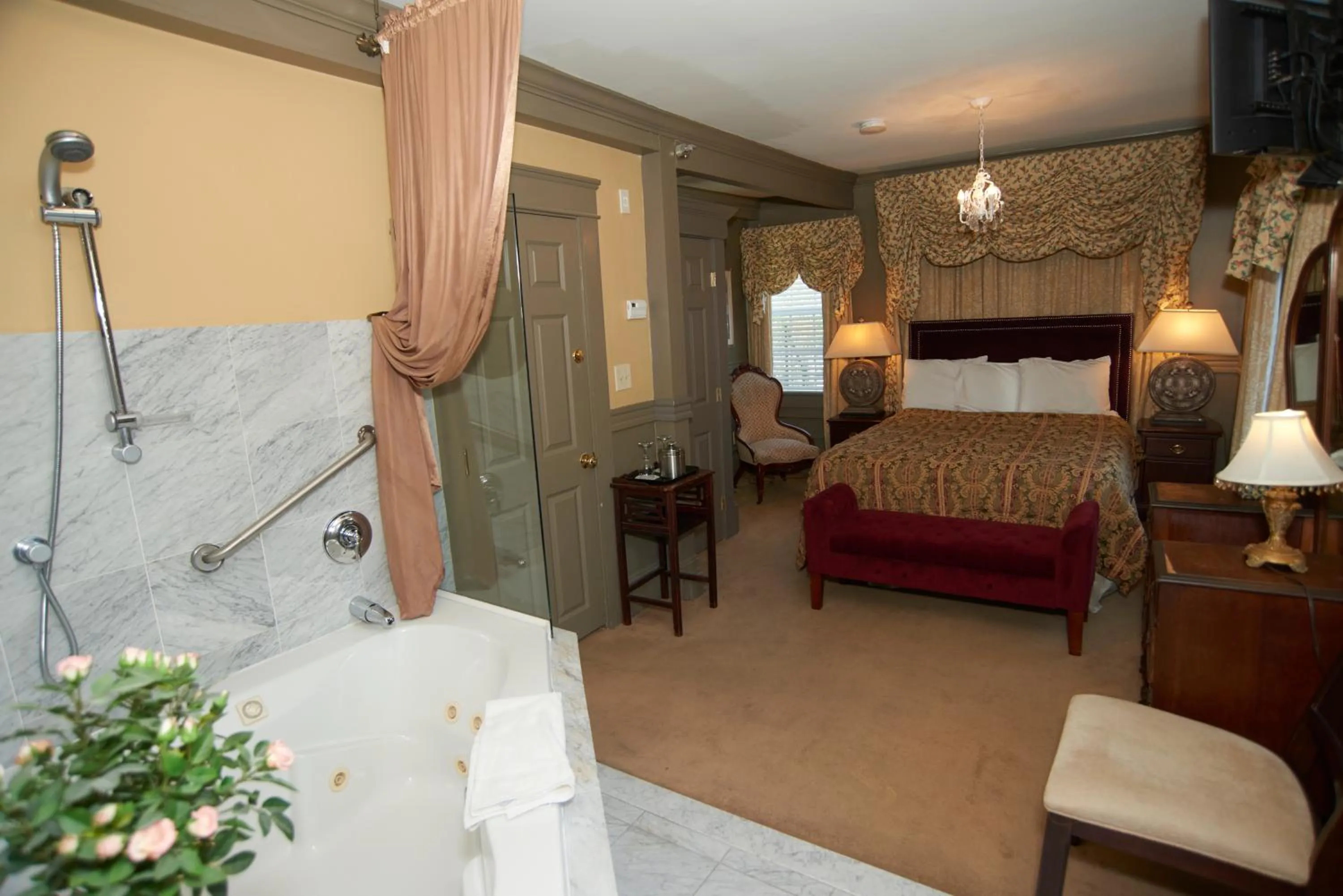 Bed in Bellevue Manor