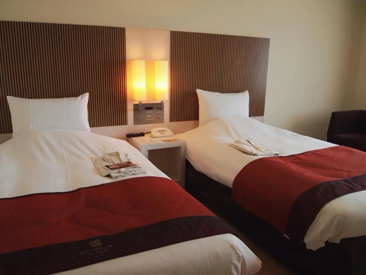 Bed in Hotel Monterey La Soeur Osaka