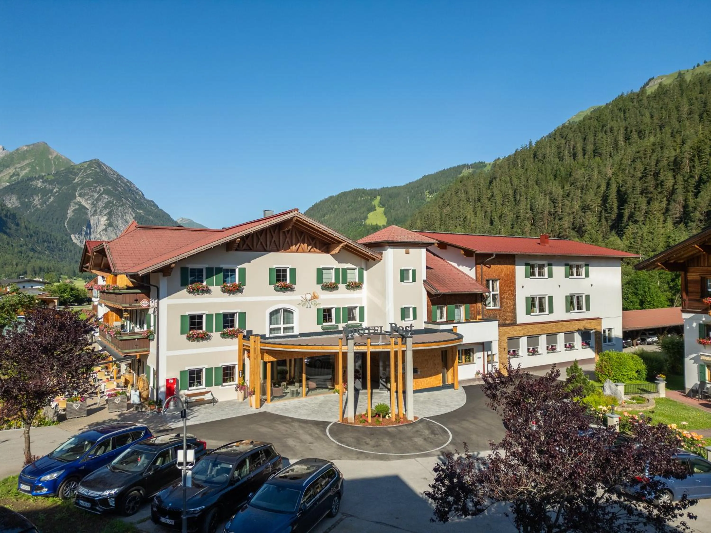 Property building in Hotel Post