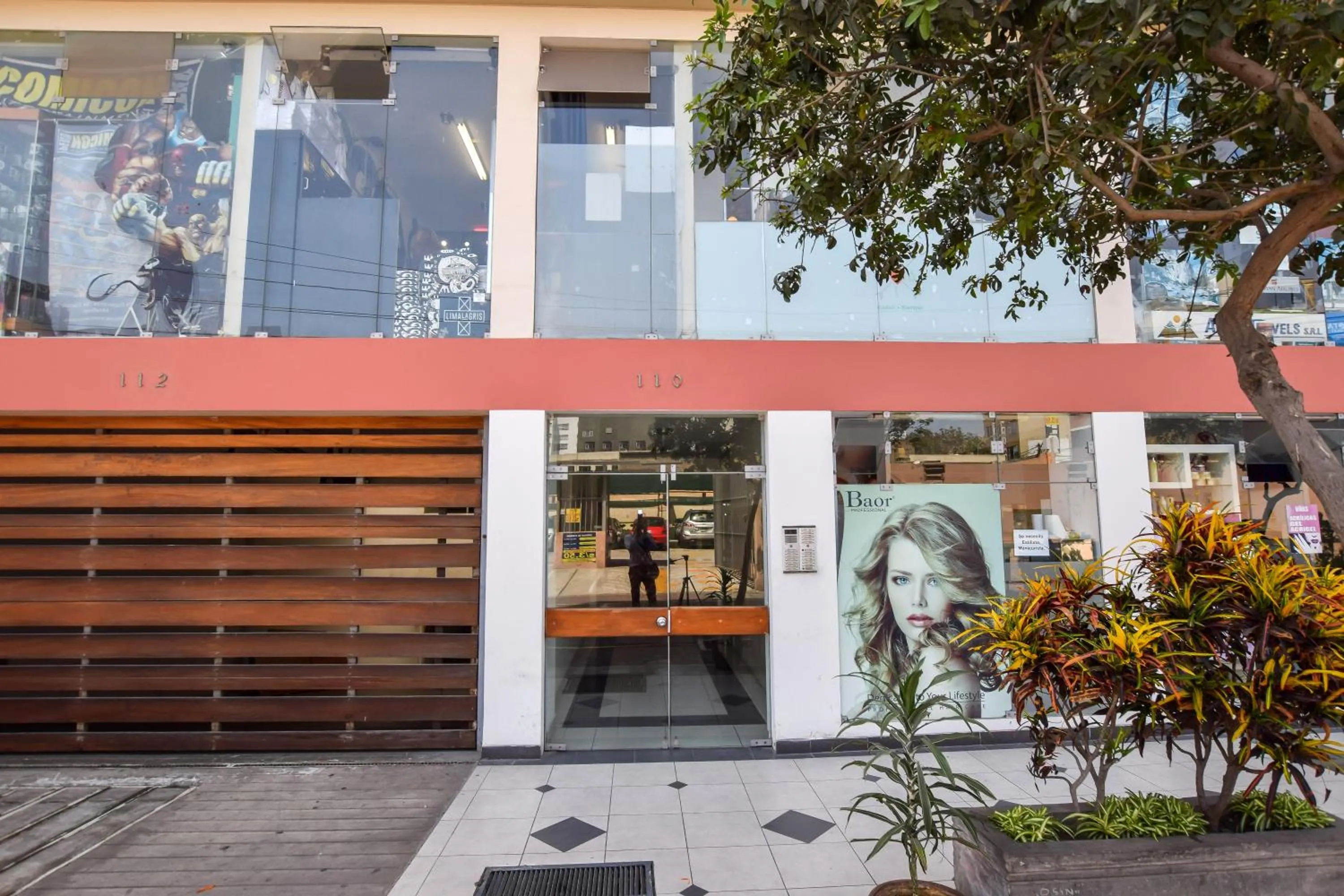 Facade/entrance in Miraflores Apartments 110 Alcanfores Street by Private Host