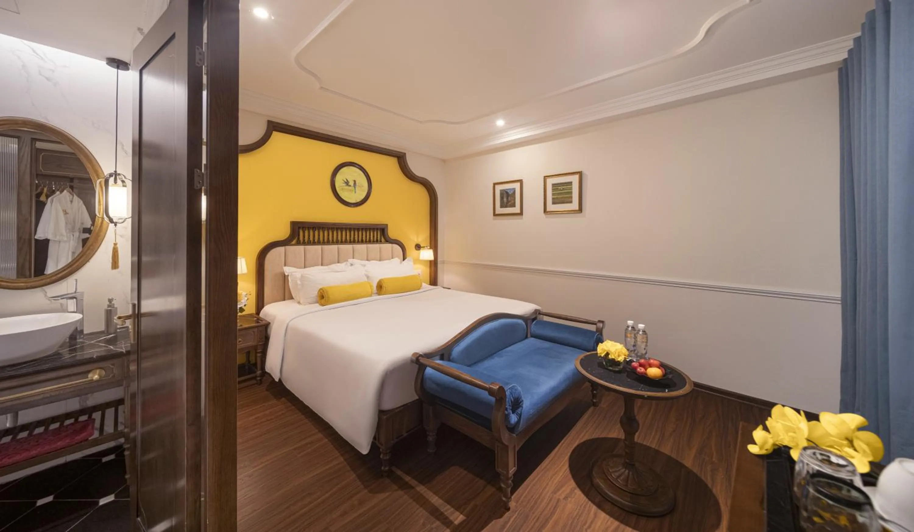 Photo of the whole room, Bed in Hanoi Tirant Hotel