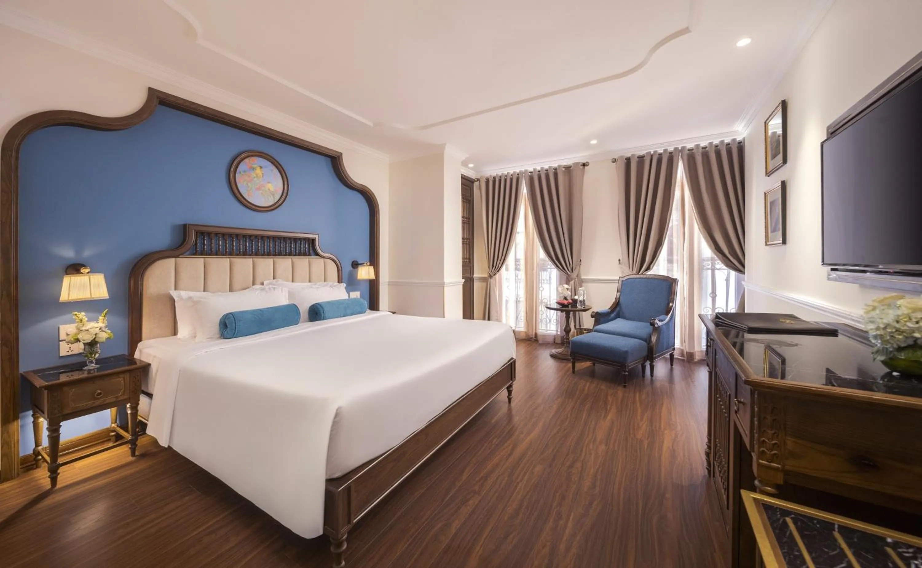 Photo of the whole room, Bed in Hanoi Tirant Hotel