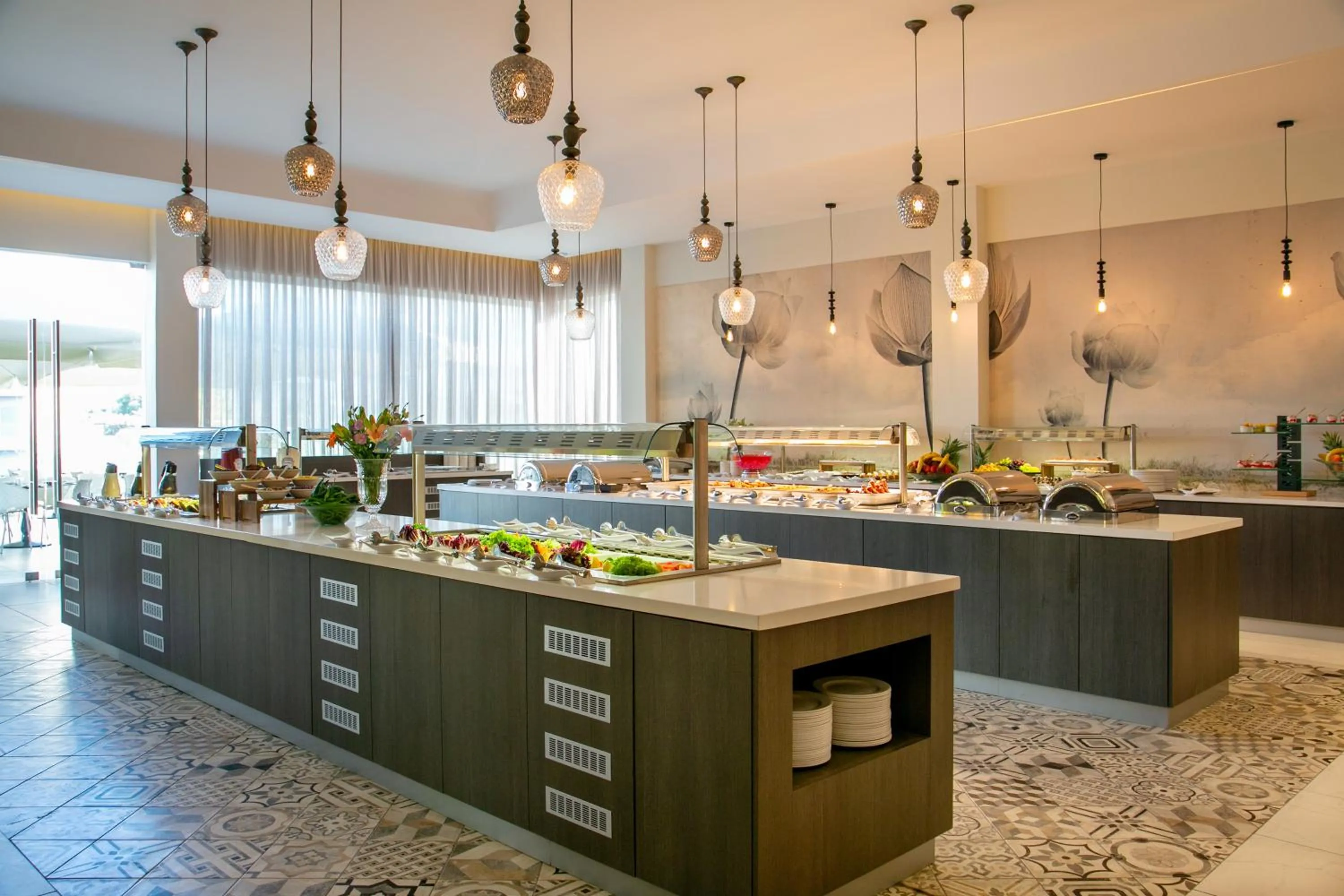 Meals in Vangelis Hotel & Suites