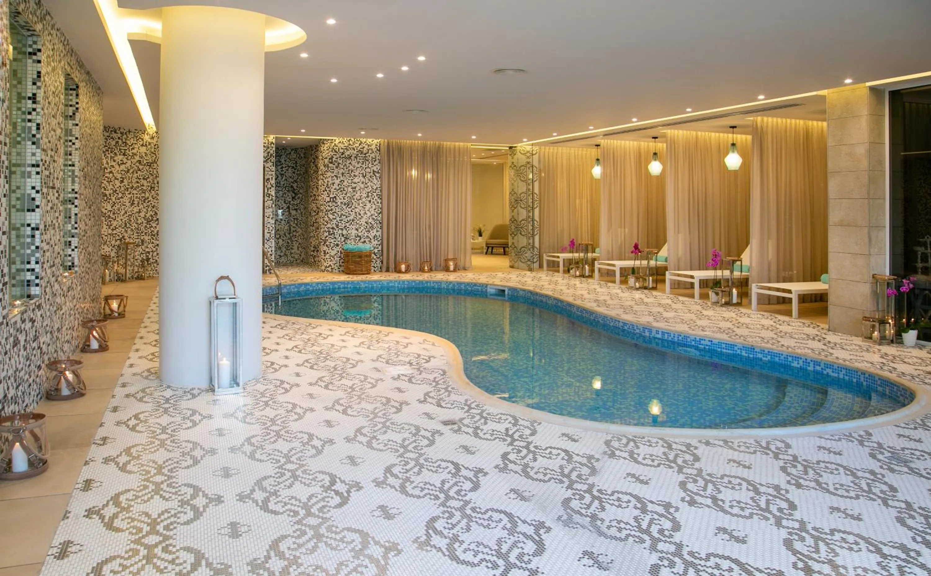 Massage in Vangelis Hotel & Suites