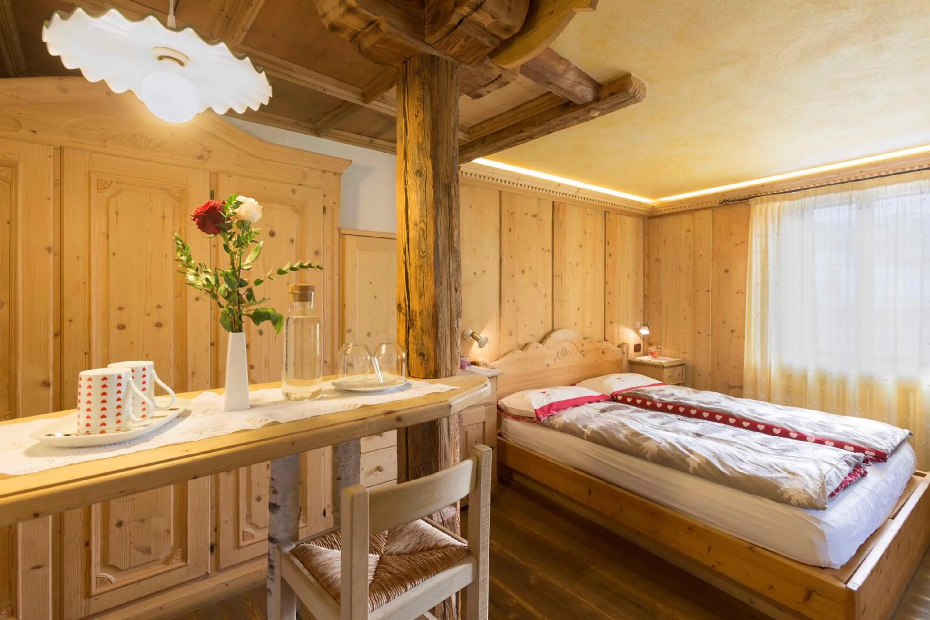 Bed in Historic Hotel Ristorante La Stua