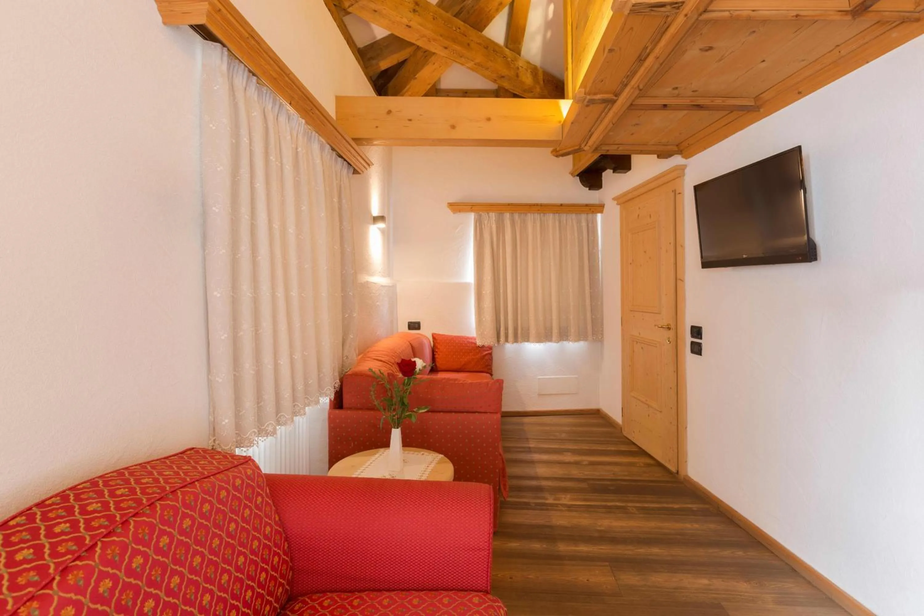 TV and multimedia in Historic Hotel Ristorante La Stua