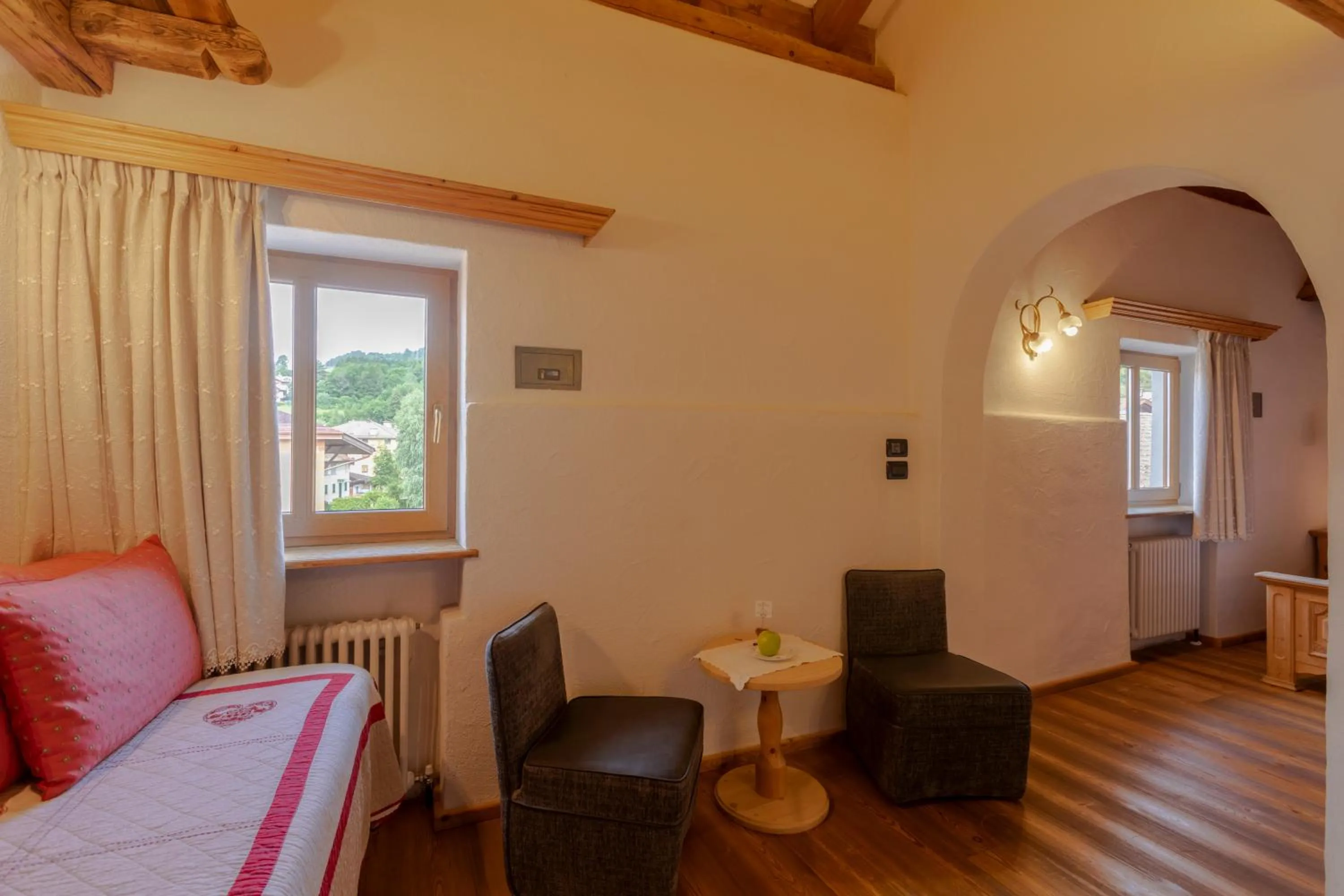 Bed in Historic Hotel Ristorante La Stua