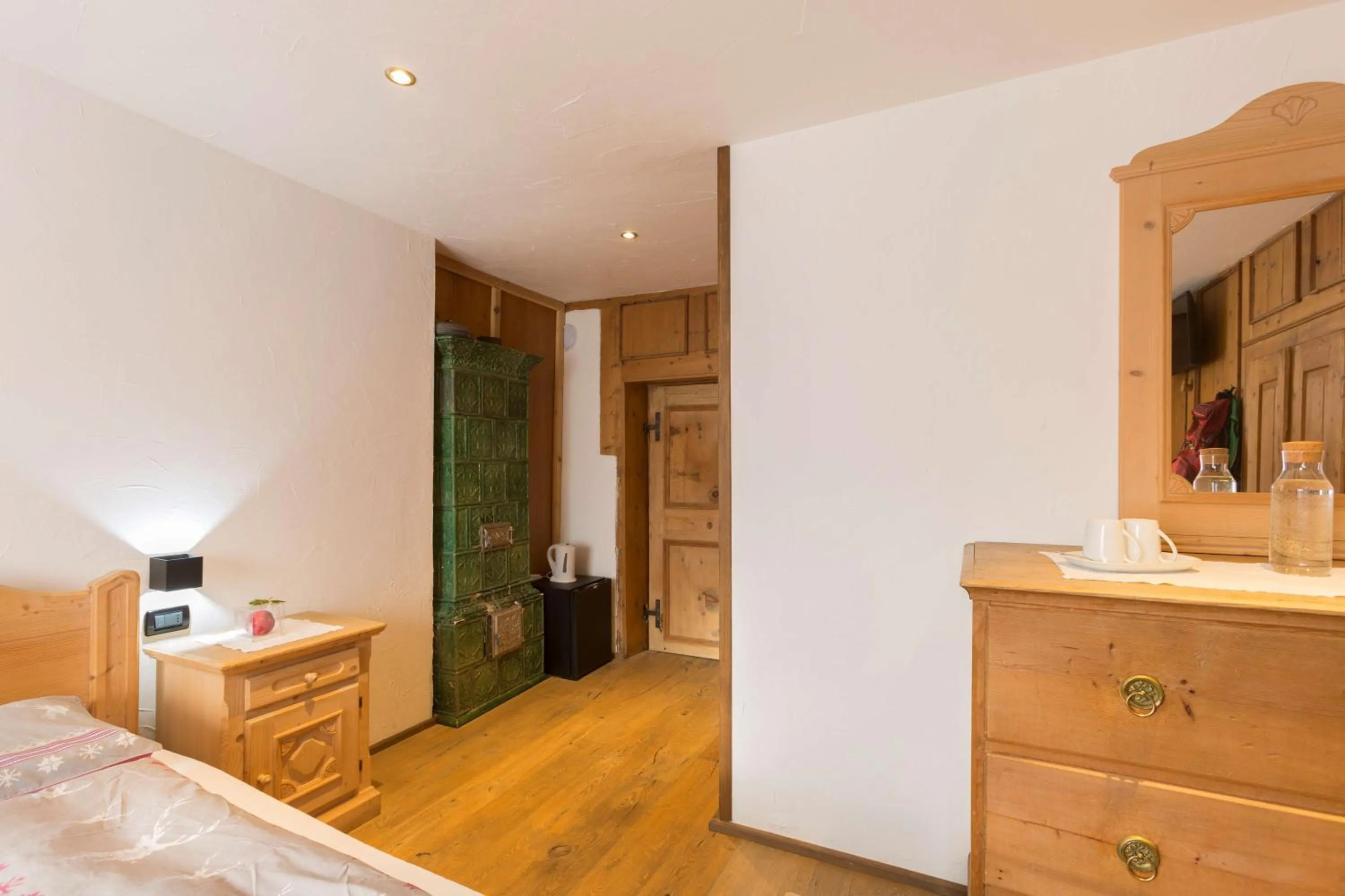 Bed in Historic Hotel Ristorante La Stua