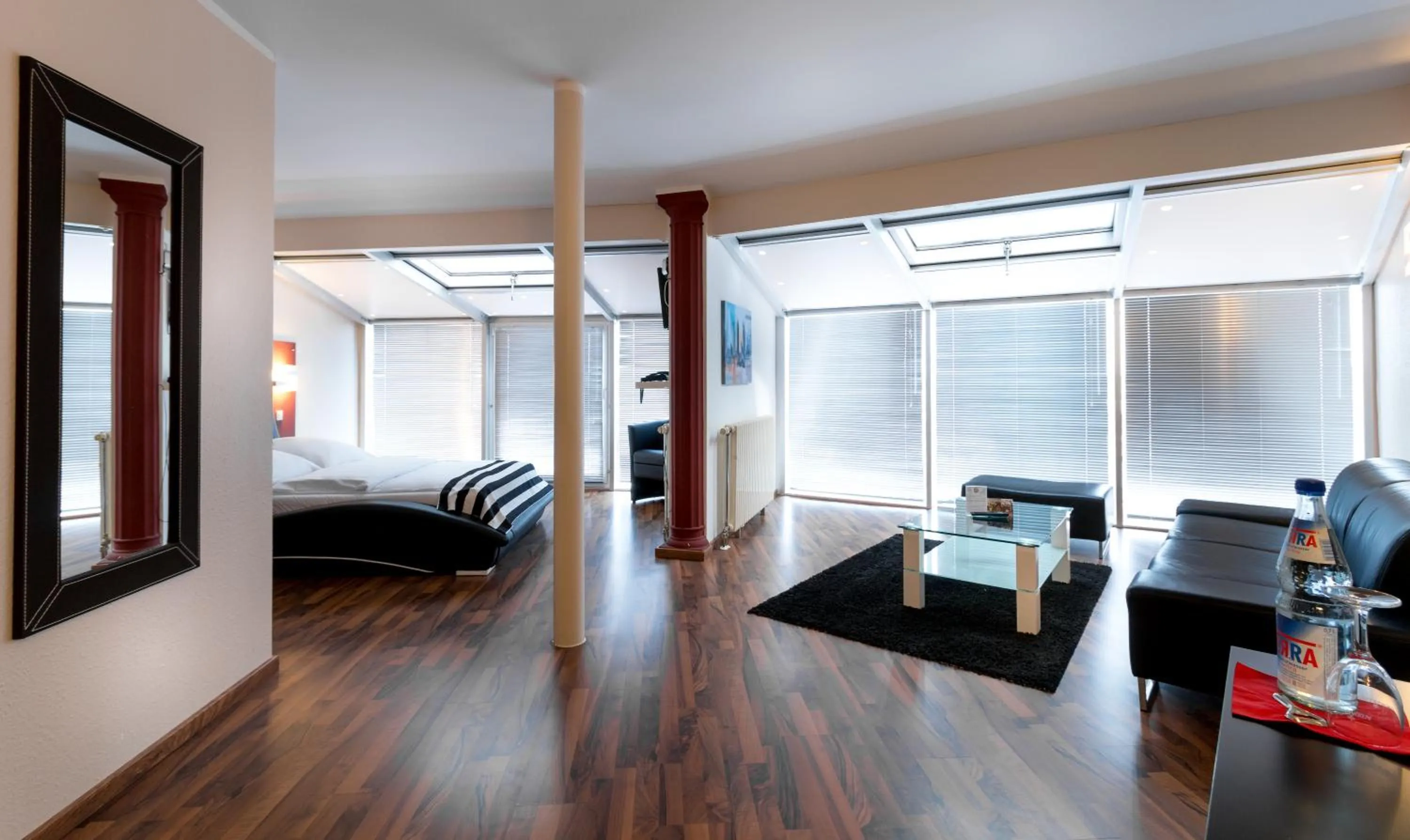 Photo of the whole room in Turmhotel Rhein-Main