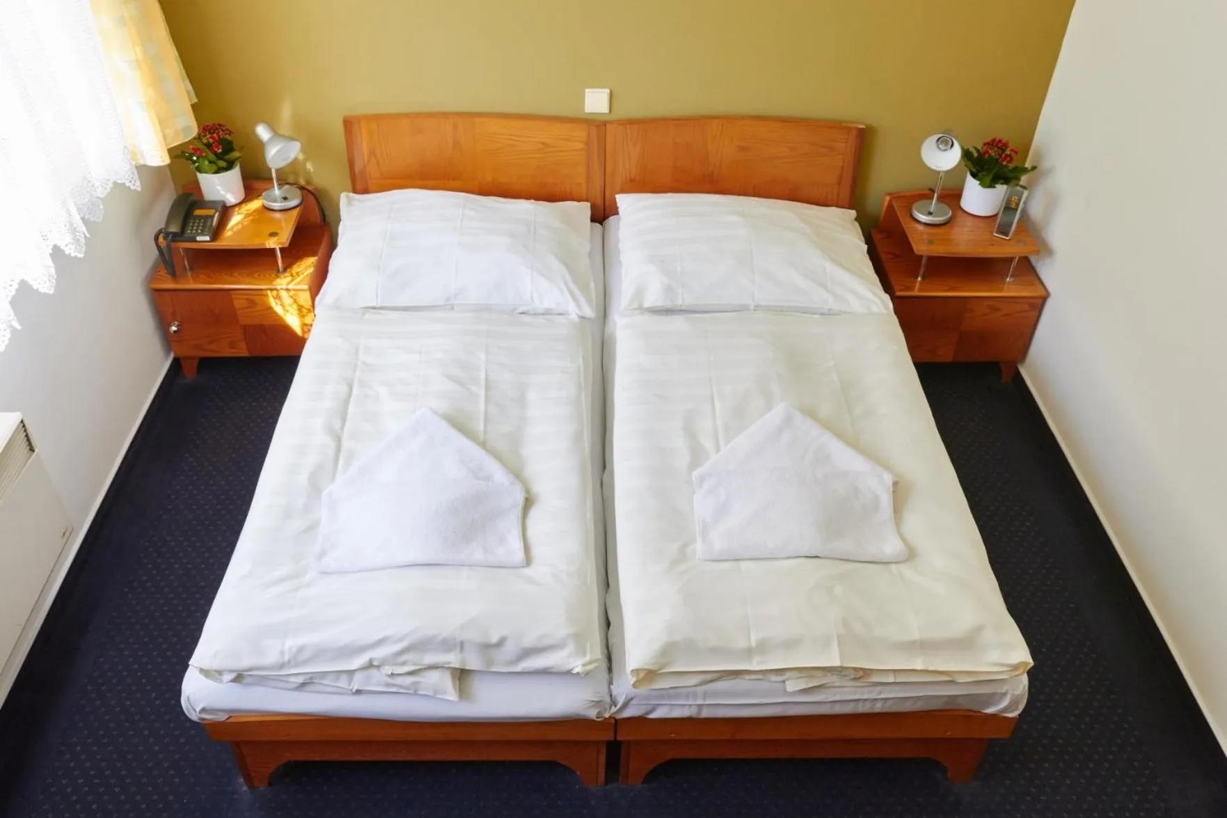 Living room, Bed in Hotel Skalní Mlýn