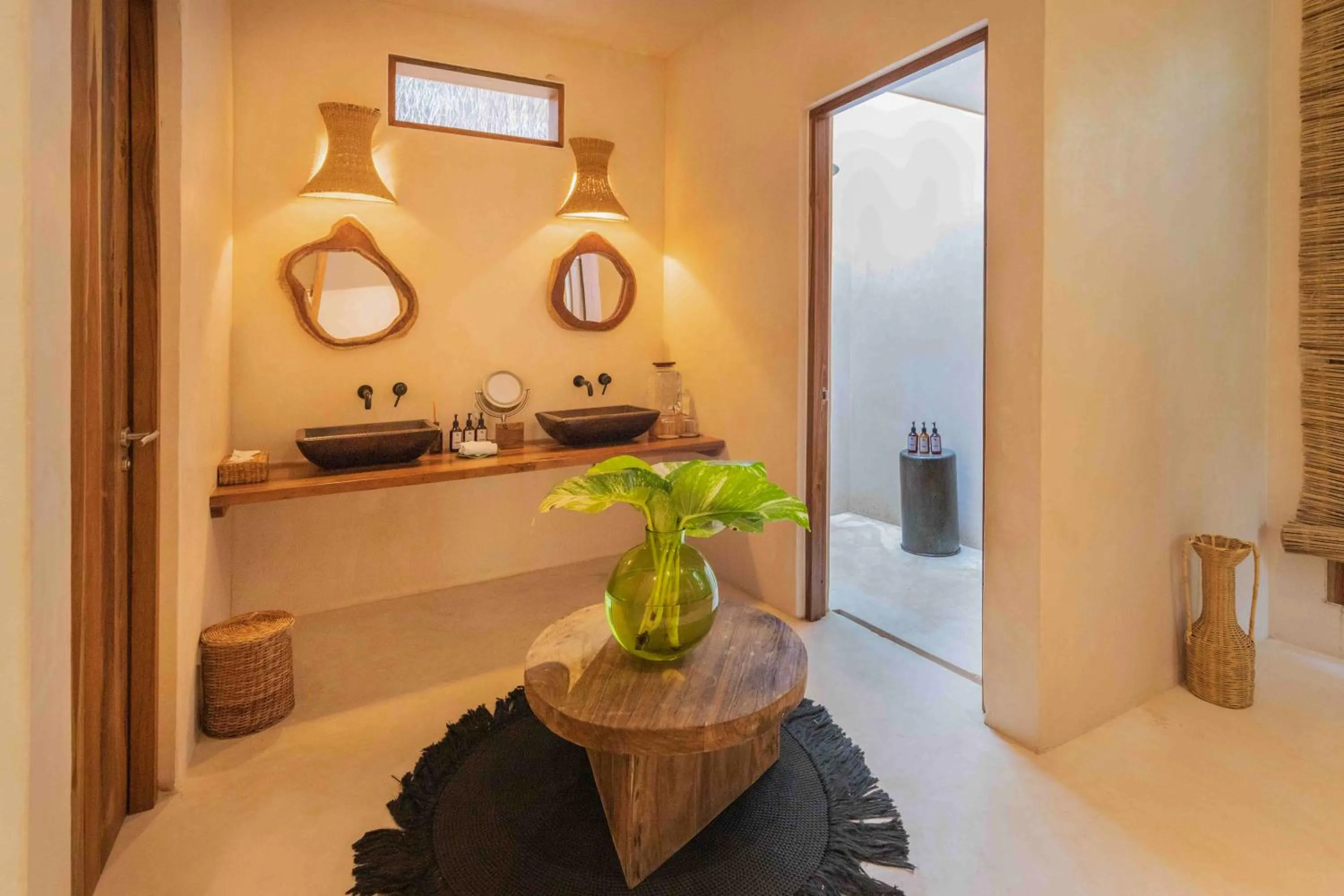 Shower in La Valise Tulum, Member of Small Luxury Hotels