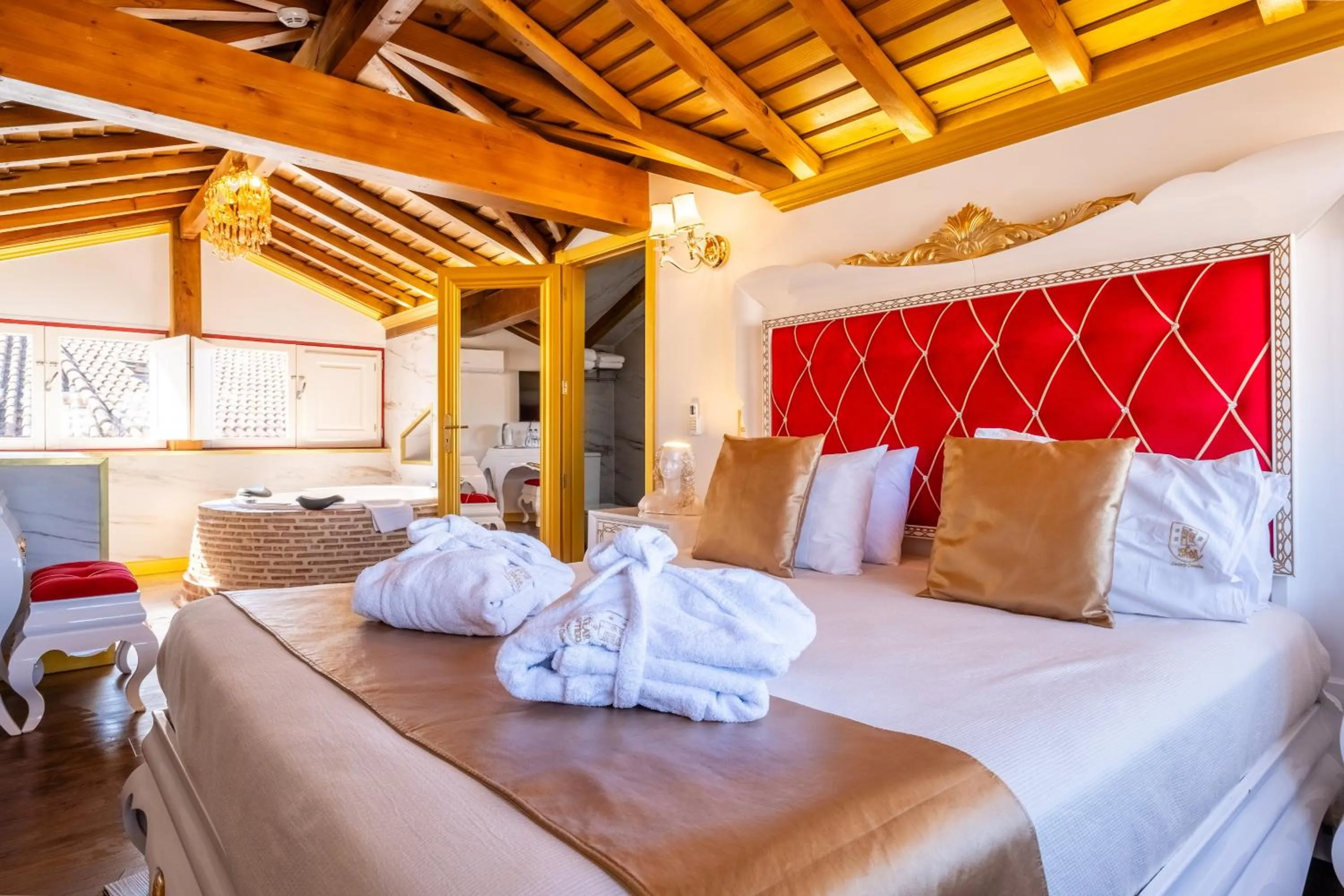 Bed in Solar Antigo Luxury Coimbra