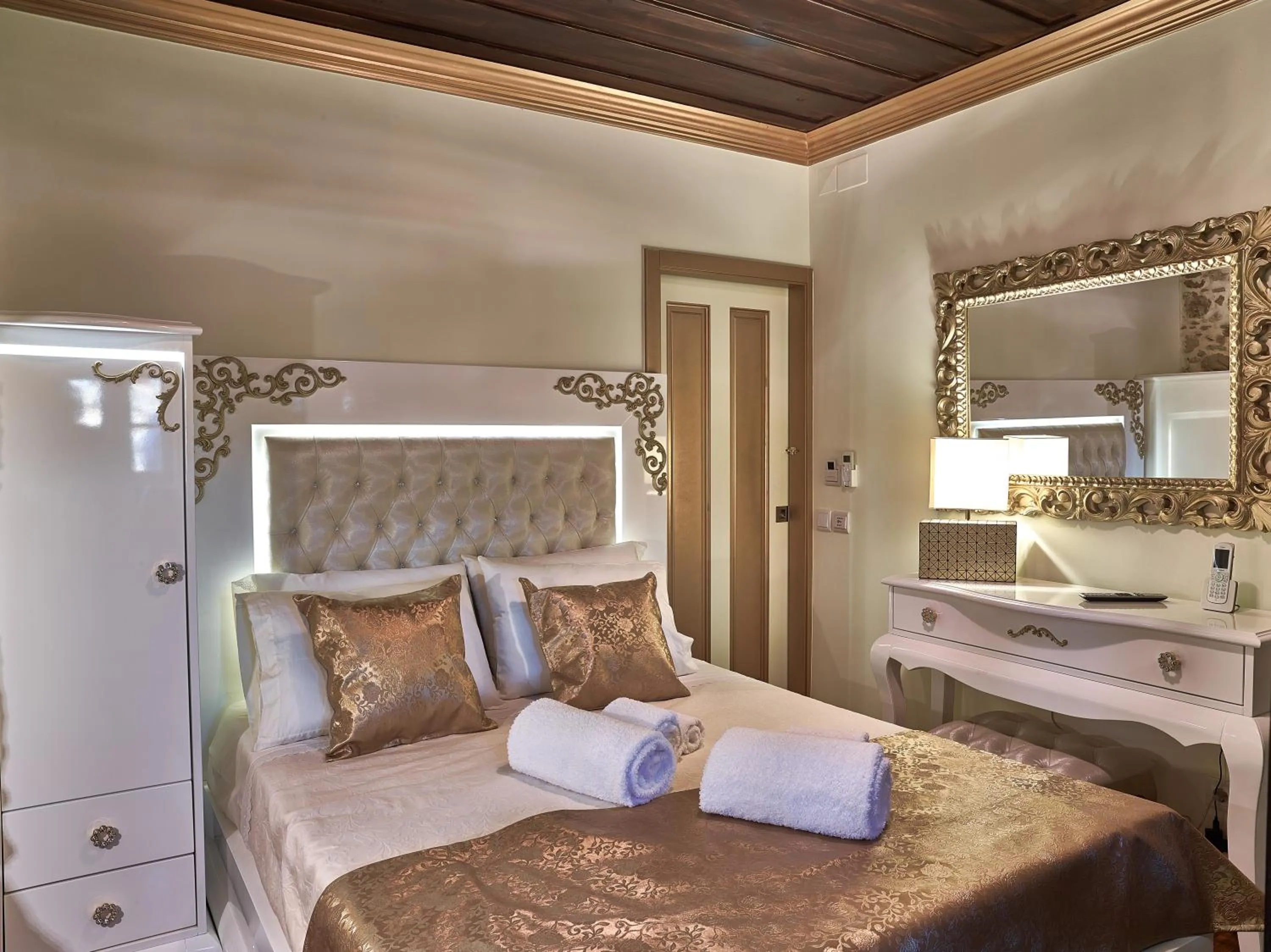 Bed in Solar Antigo Luxury Coimbra